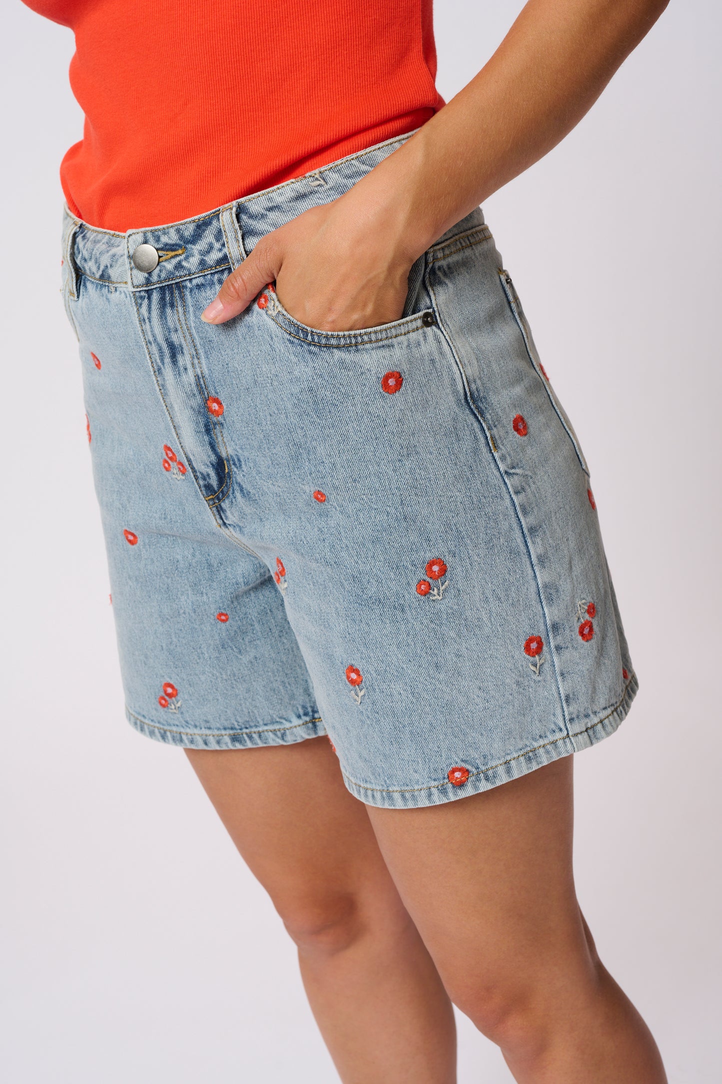 KAFFE BABETH SHORTS IN BLUE DENIM TEAL W/ RED EMBROIDERED FLOWERS