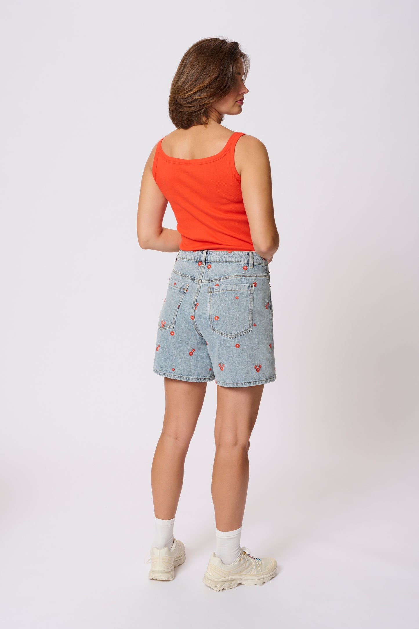KAFFE BABETH SHORTS IN BLUE DENIM TEAL W/ RED EMBROIDERED FLOWERS