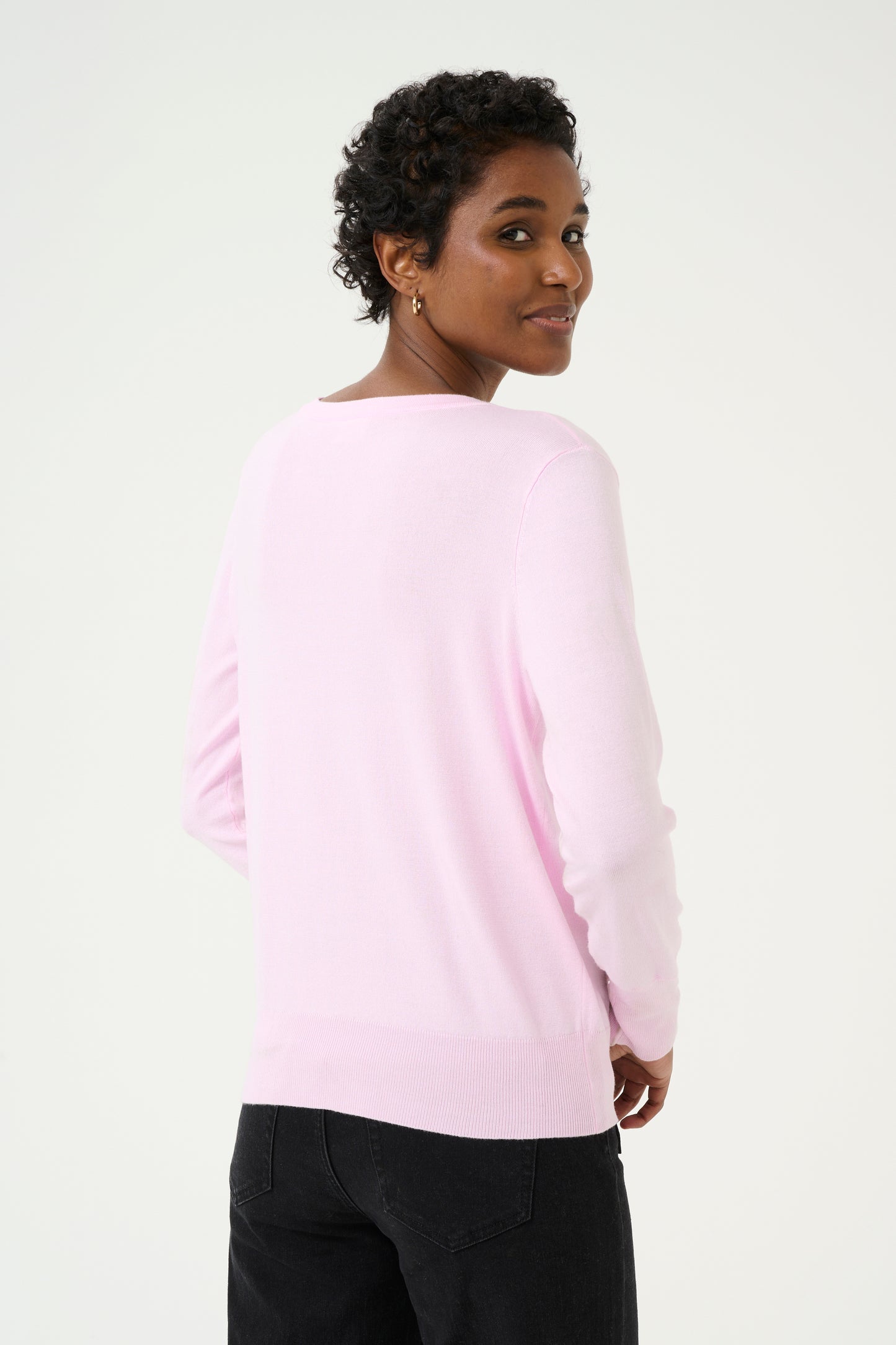 KAFFE LIZZA V-NECK KNIT PULLOVER WITH BUTTONS IN LILAC SNOW