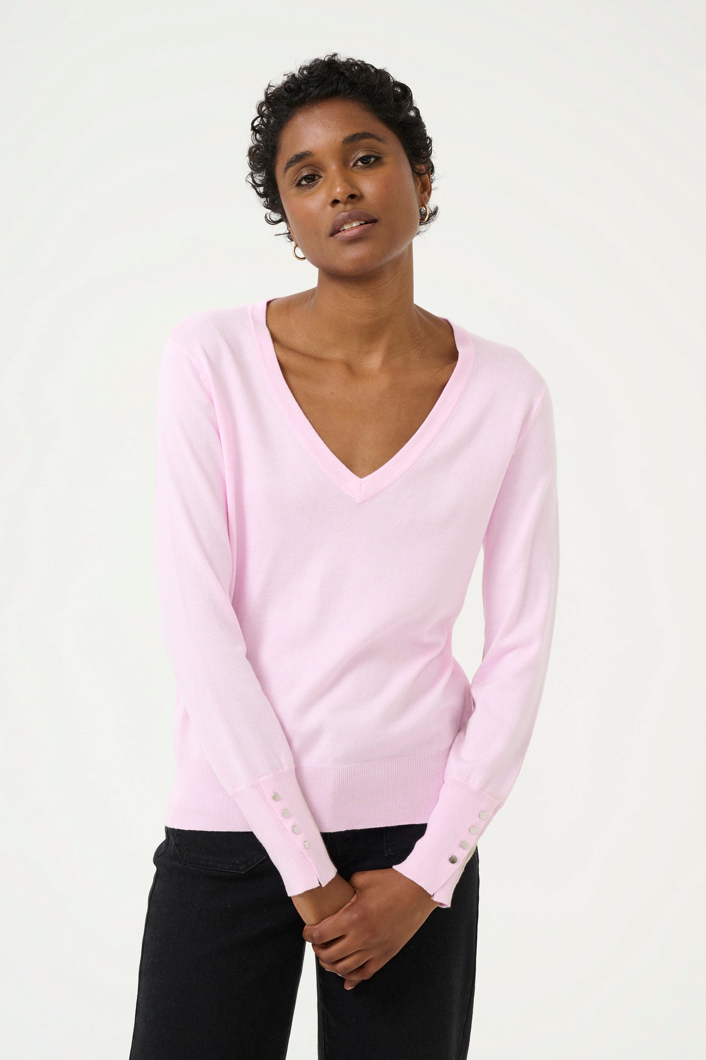 KAFFE LIZZA V-NECK KNIT PULLOVER WITH BUTTONS IN LILAC SNOW