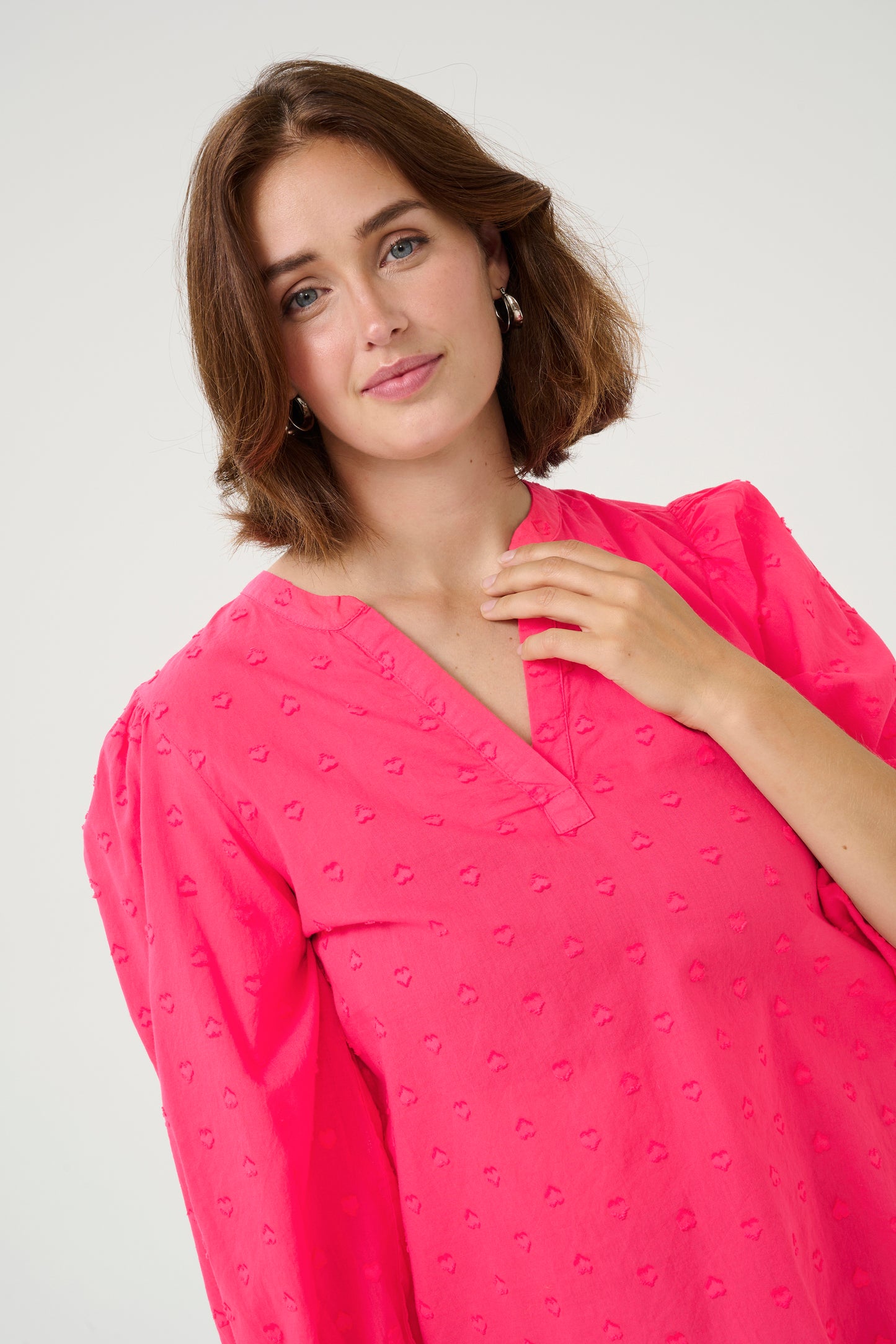 KAFFE JOLLIA BLOUSE IN RASPBERRY