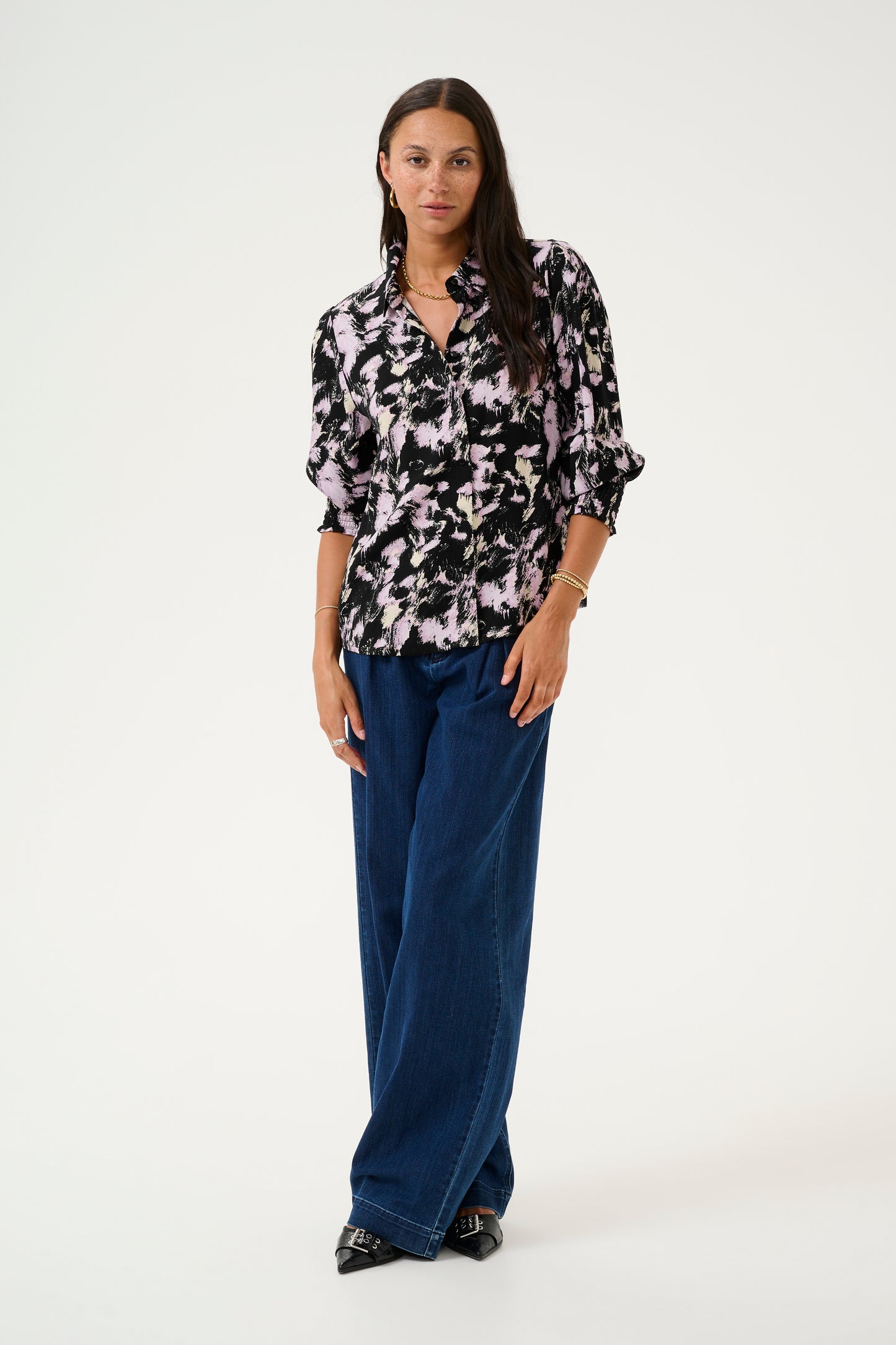 KAFFE LURA SHIRT IN BLACK AND PINK GRAPHIC STROKES