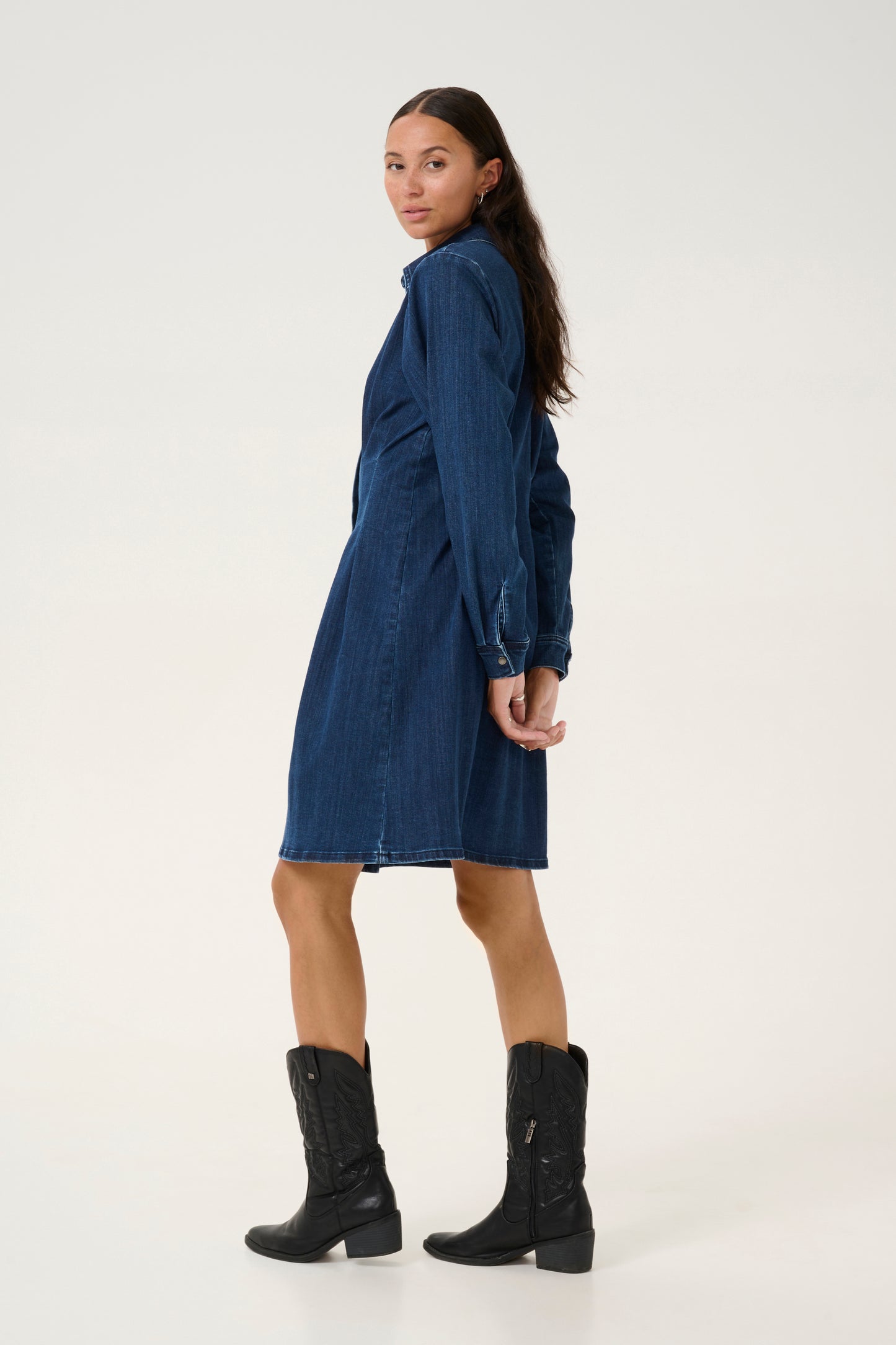 KAFFE LEA DRESS IN DARK BLUE DENIM
