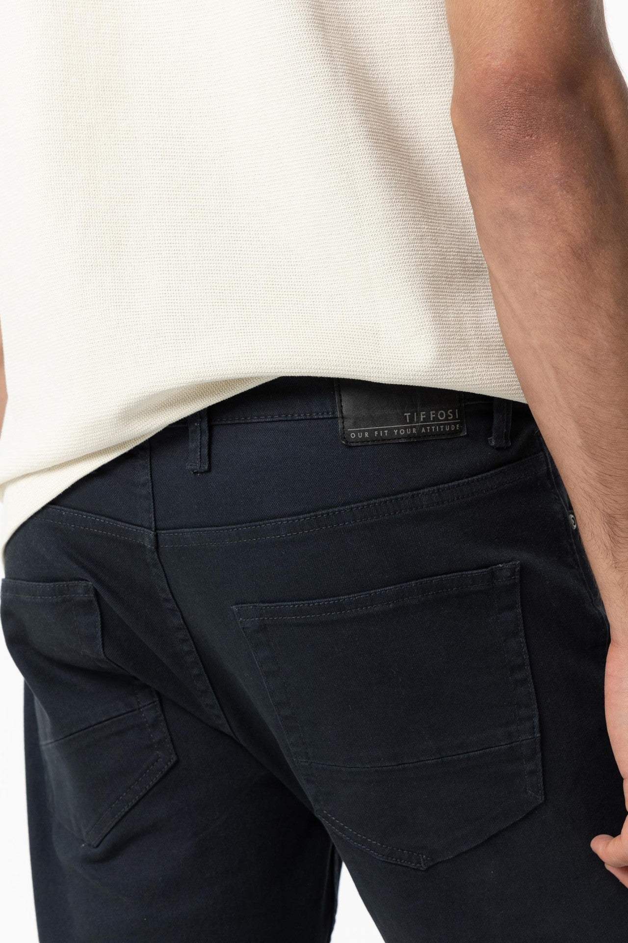 TIFFOSI MEN'S LEO FIVE POCKET PANT IN NAVY