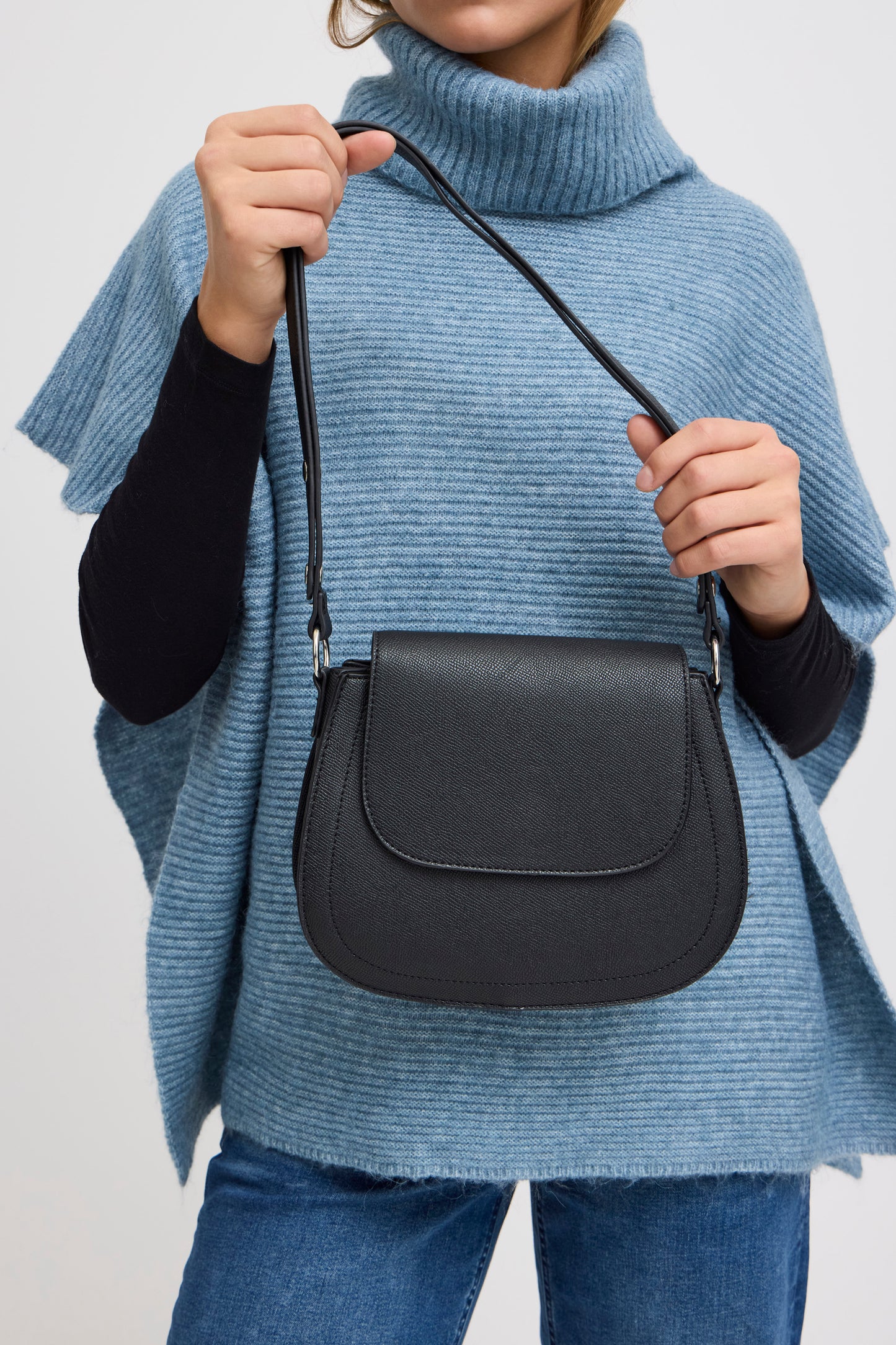 ICHI MARILEA BLACK SHOULDER BAG