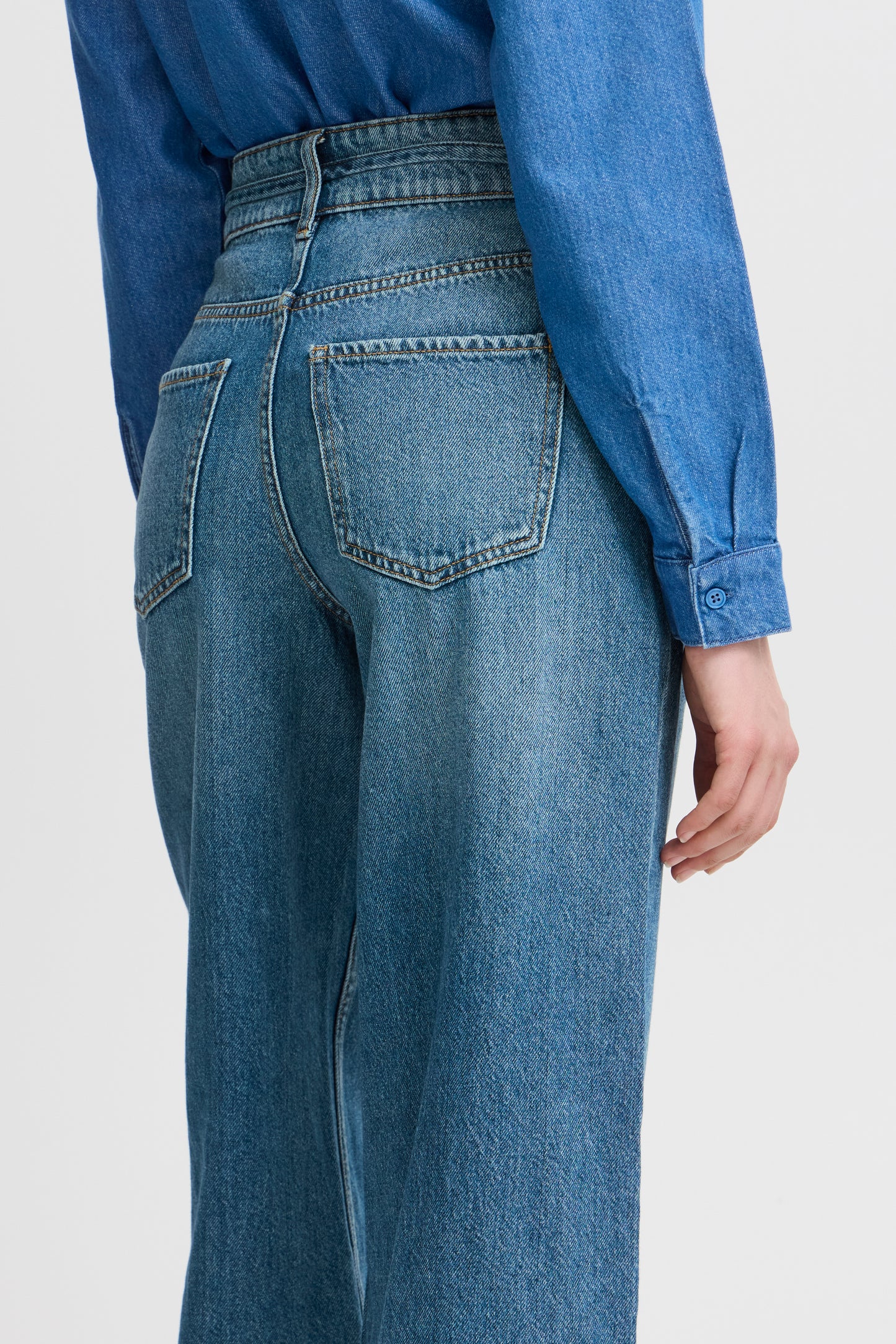 B.YOUNG KIMU BELT JEANS IN MID BLUE DENIM
