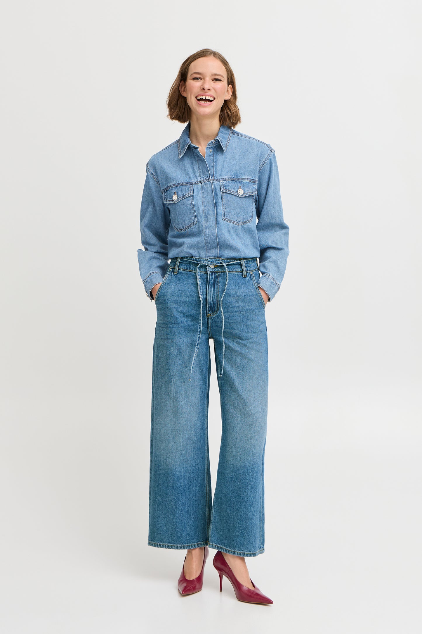 B.YOUNG KIMU BELT JEANS IN MID BLUE DENIM