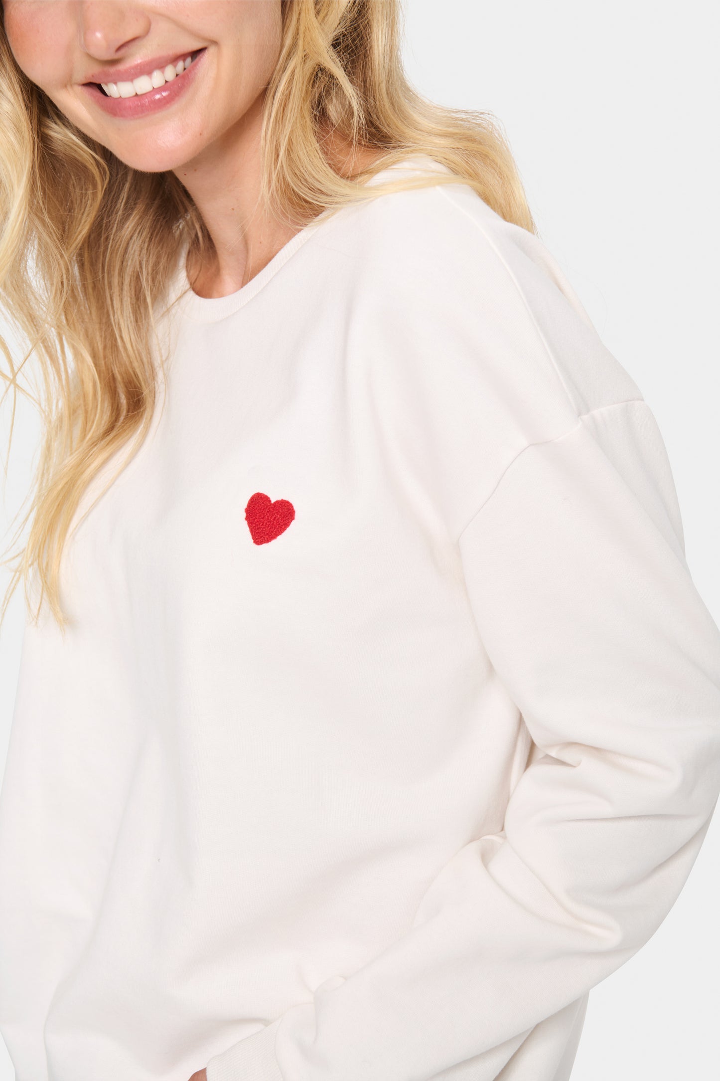 SAINT TROPEZ HANNIKA HEART SWEATSHIRT
