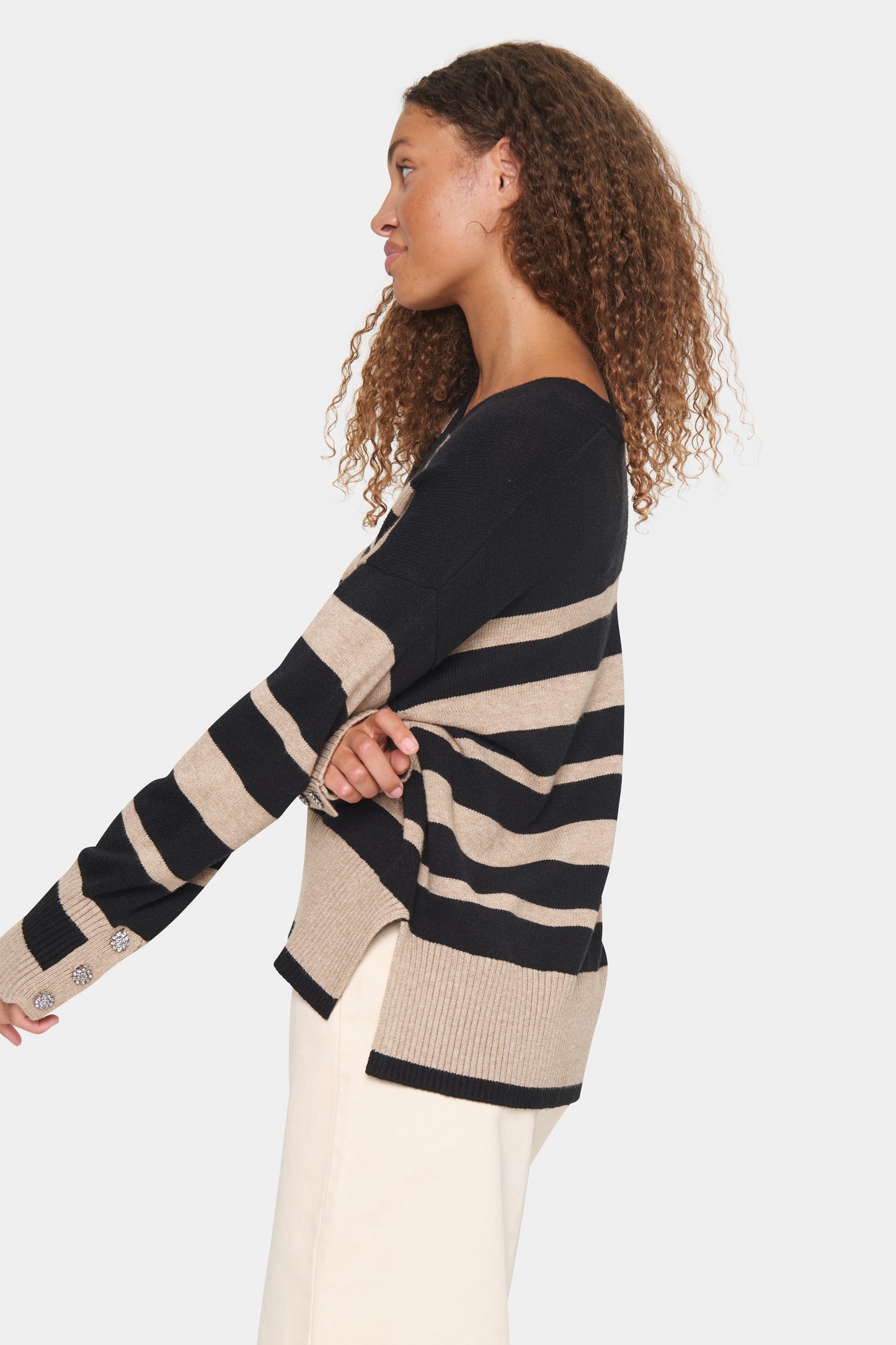 SAINT TROPEZ INETTE PULLOVER IN BLACK