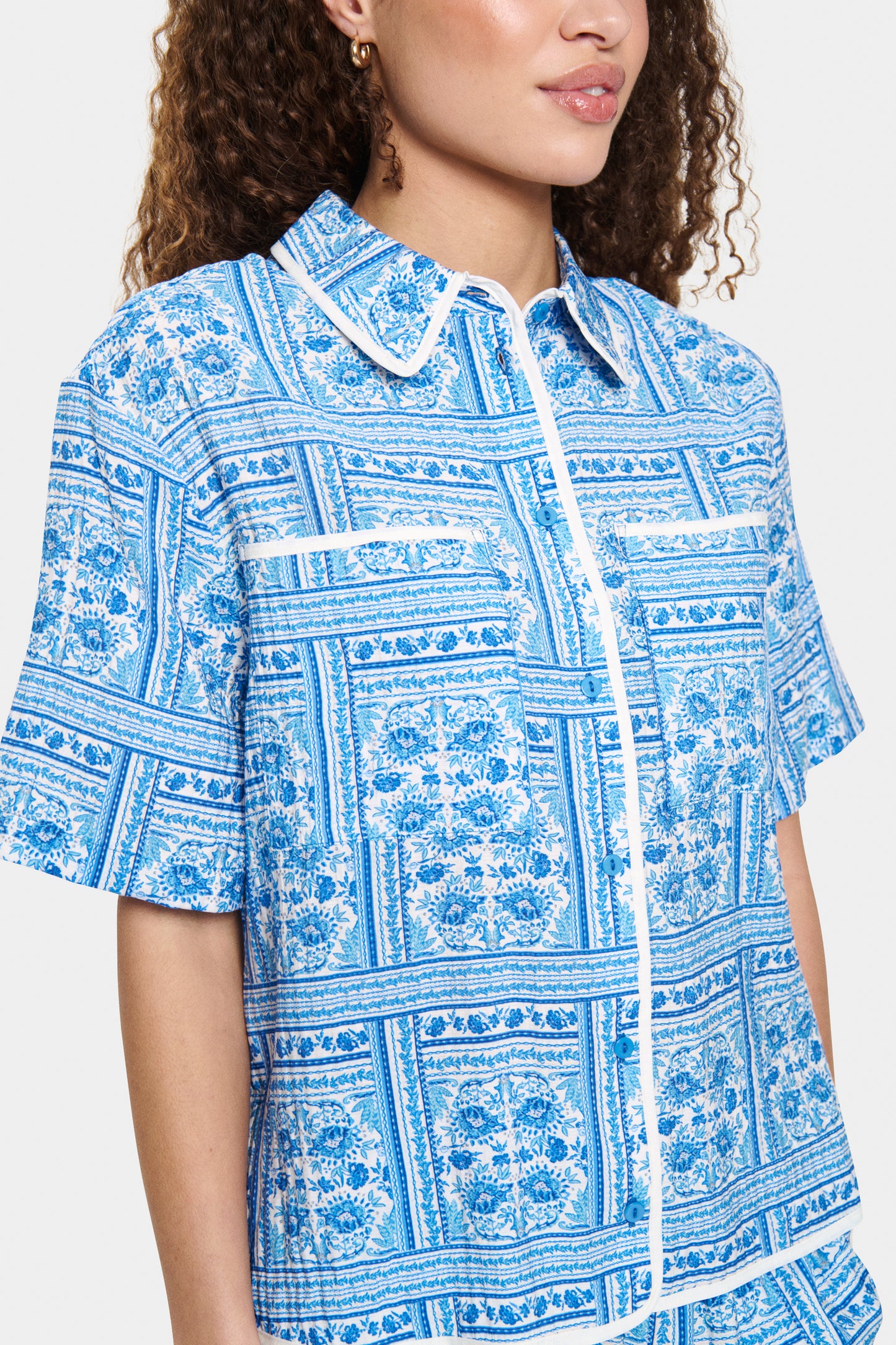 SAINT TROPEZ KAISA COLLARED SHIRT IN CAMPANULA PAISLEY