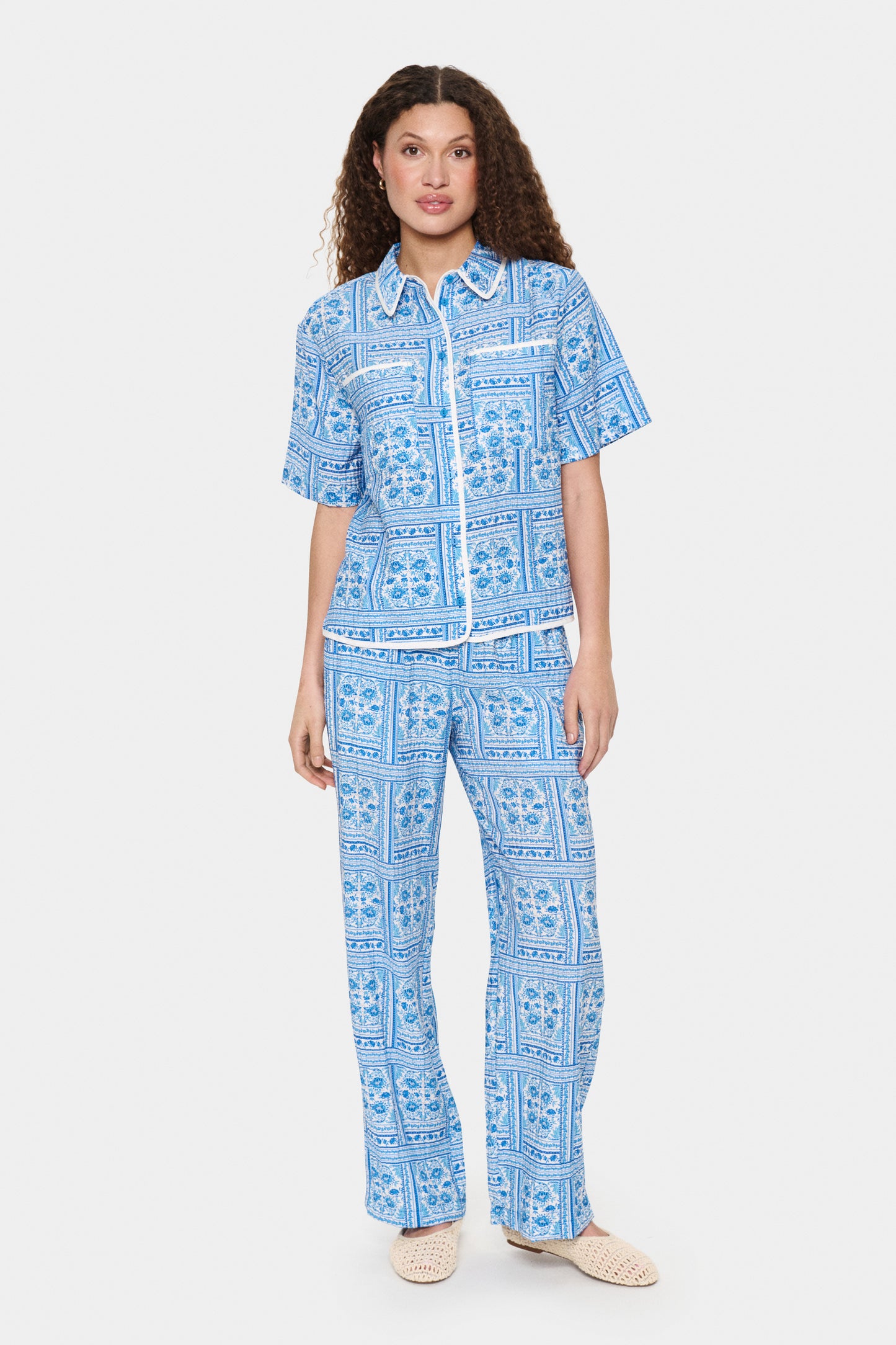 SAINT TROPEZ KAISA COLLARED SHIRT IN CAMPANULA PAISLEY