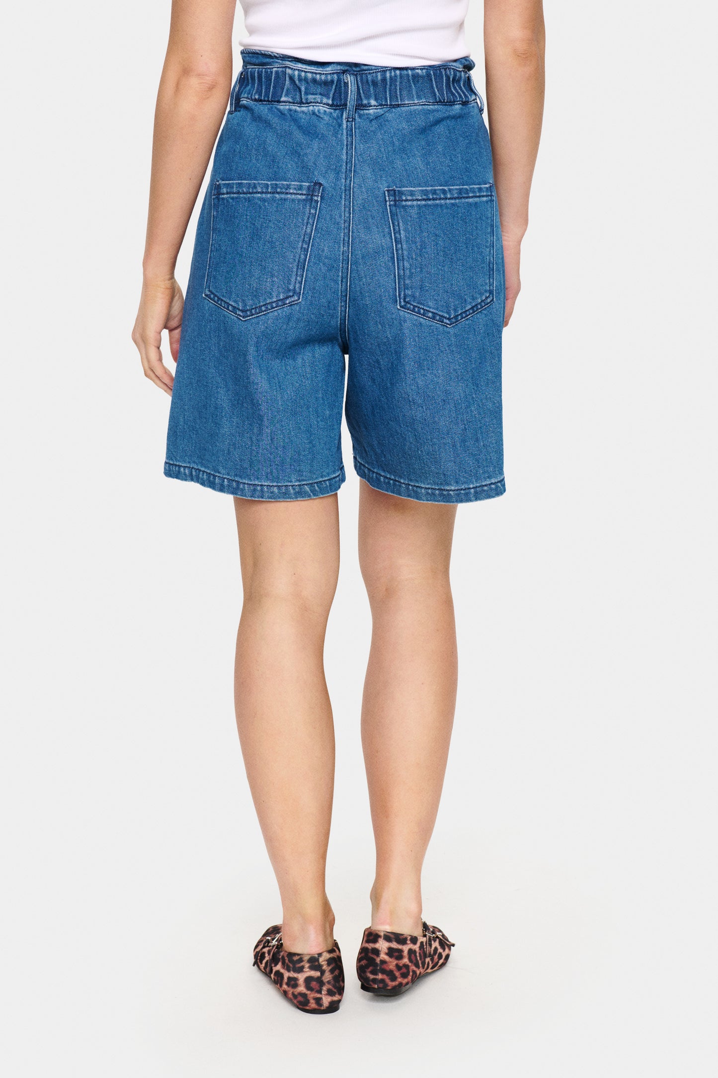 SAINT TROPEZ KAYO SHORTS IN MEDIUM BLUE DENIM