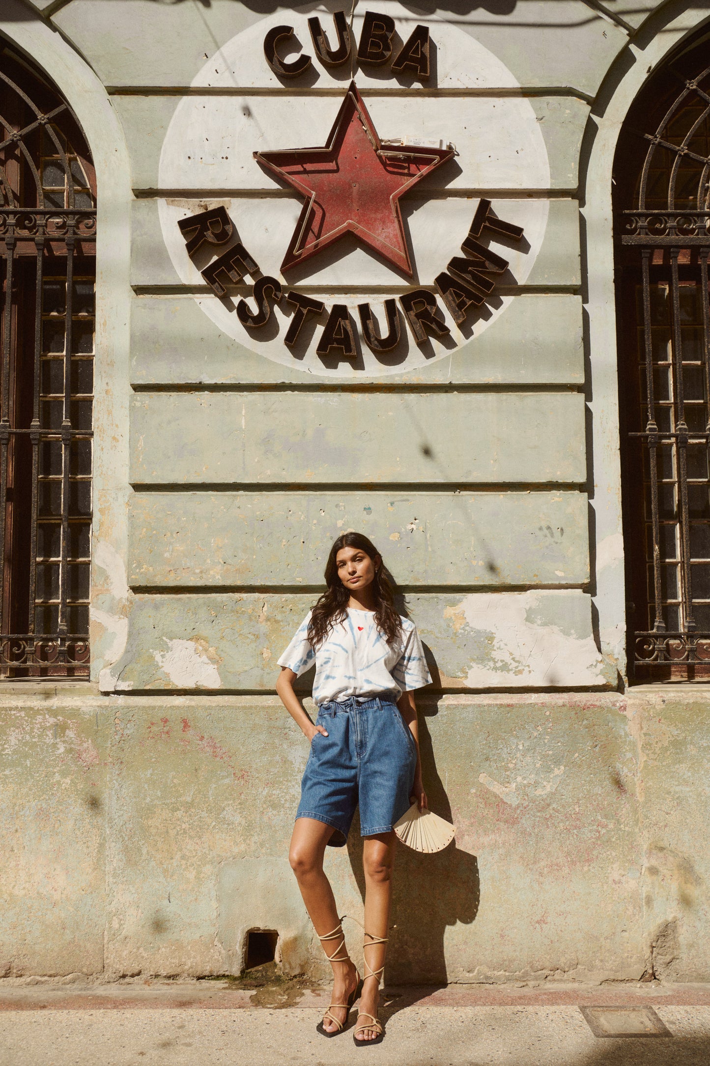 SAINT TROPEZ KAYO SHORTS IN MEDIUM BLUE DENIM