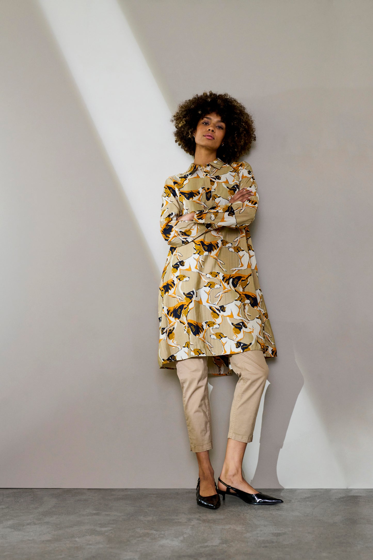 CULTURE BRITE CROPPED PANTS IN DUNE