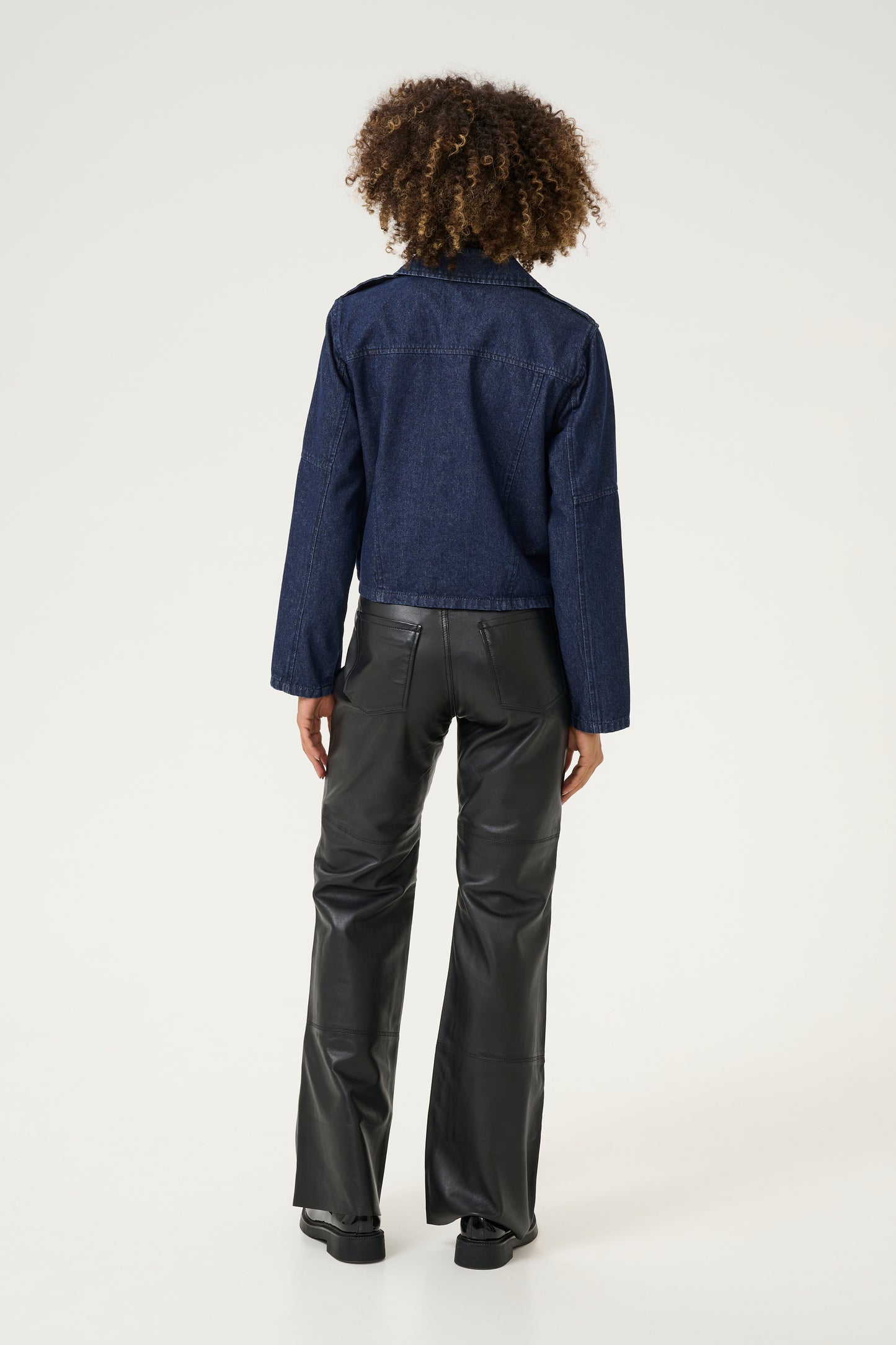 CULTURE BINK ROSELLE JACKET IN DARK BLUE WASH