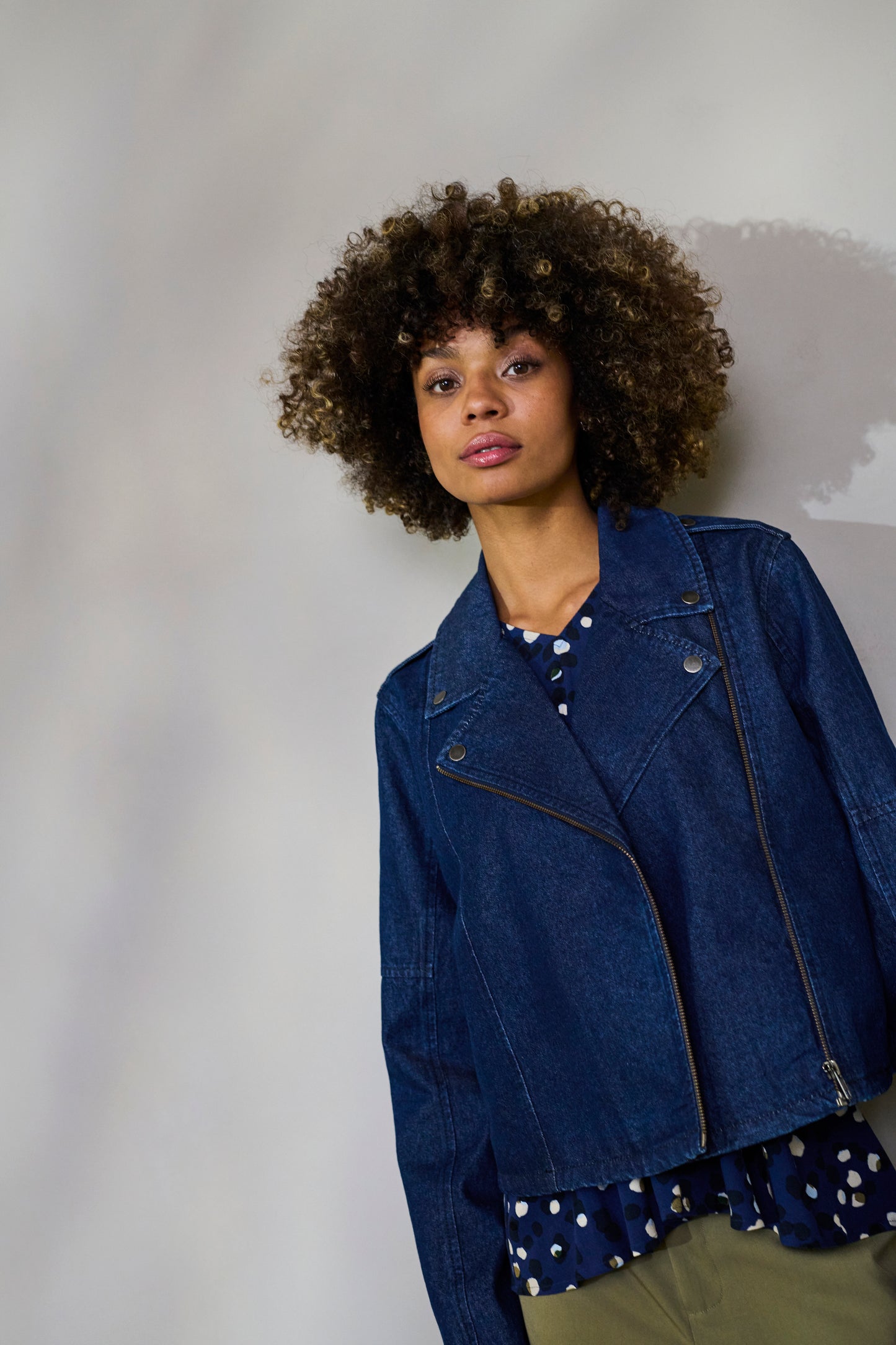CULTURE BINK ROSELLE JACKET IN DARK BLUE WASH