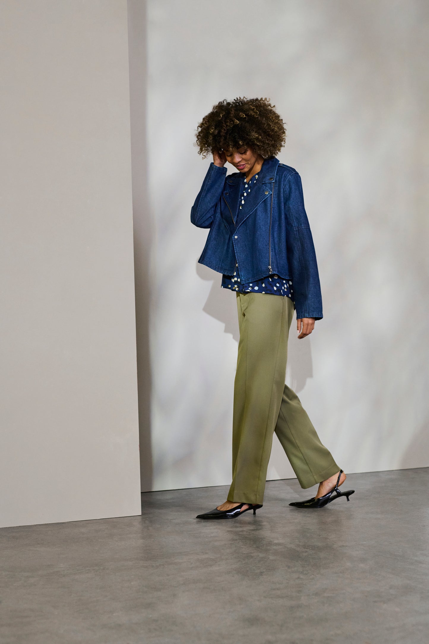 CULTURE BINK ROSELLE JACKET IN DARK BLUE WASH
