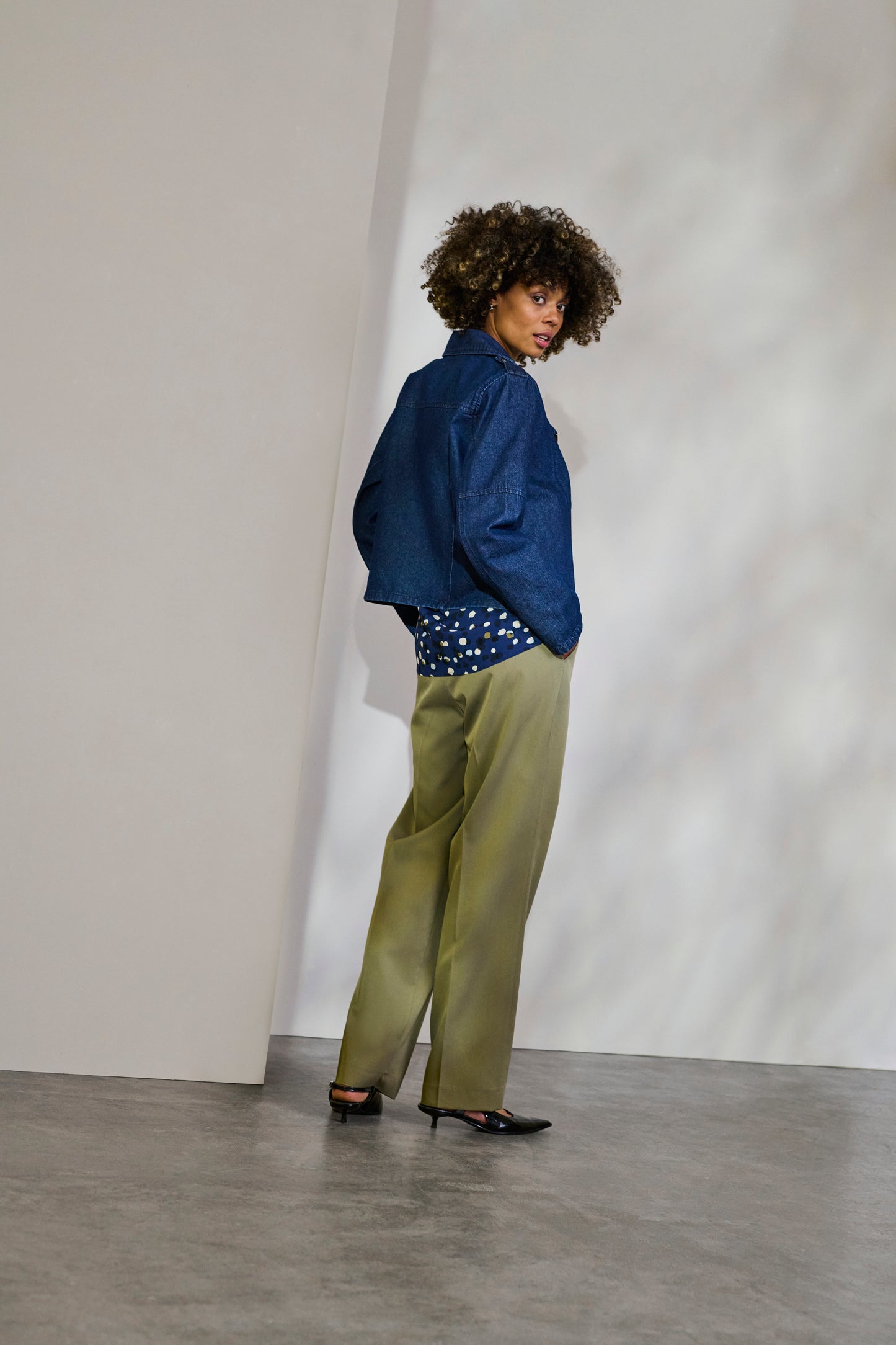 CULTURE BINK ROSELLE JACKET IN DARK BLUE WASH