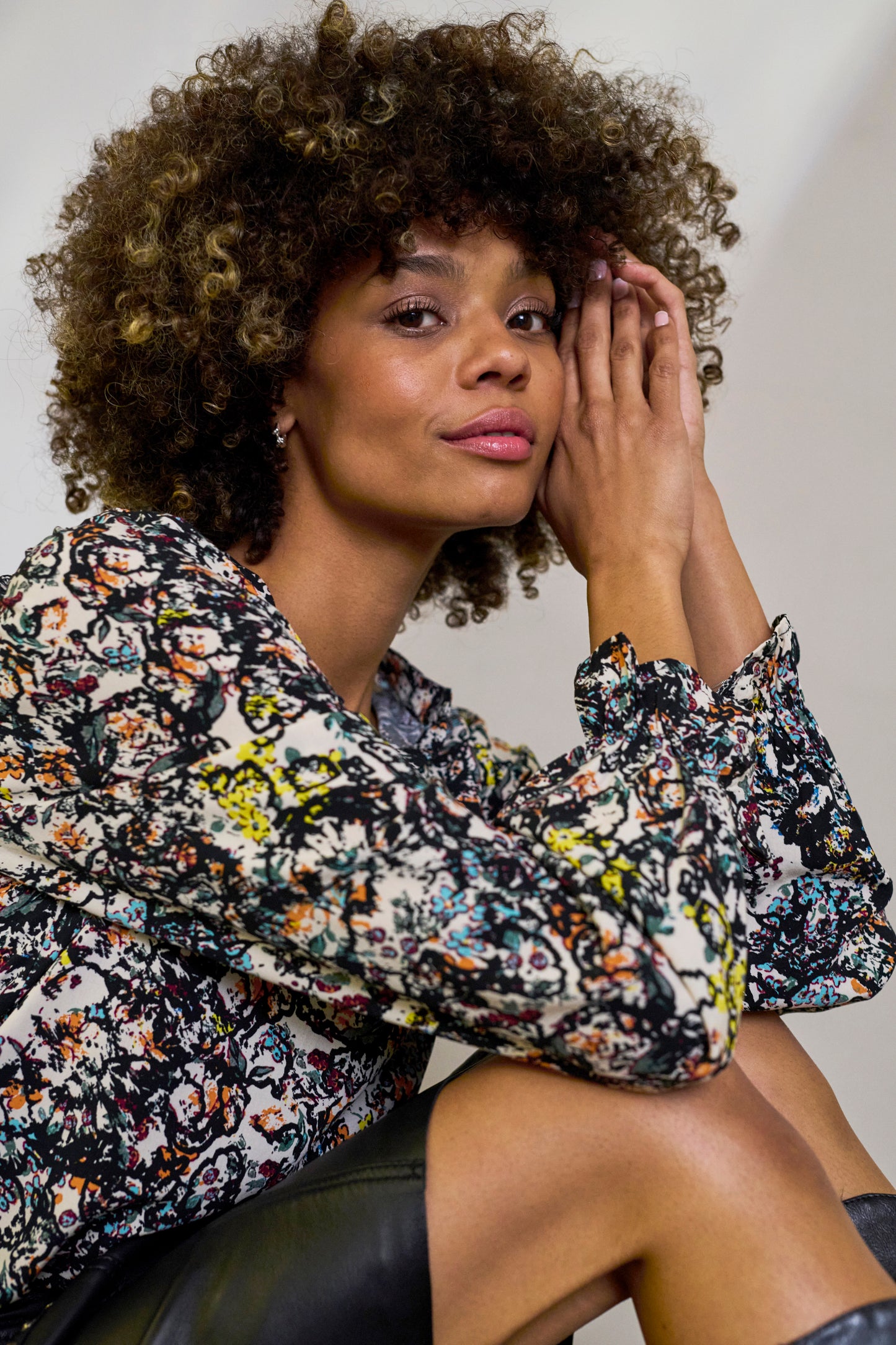 CULTURE SIKA BELLO BLOUSE IN BLACK AND ORANGE FLOWER PRINT