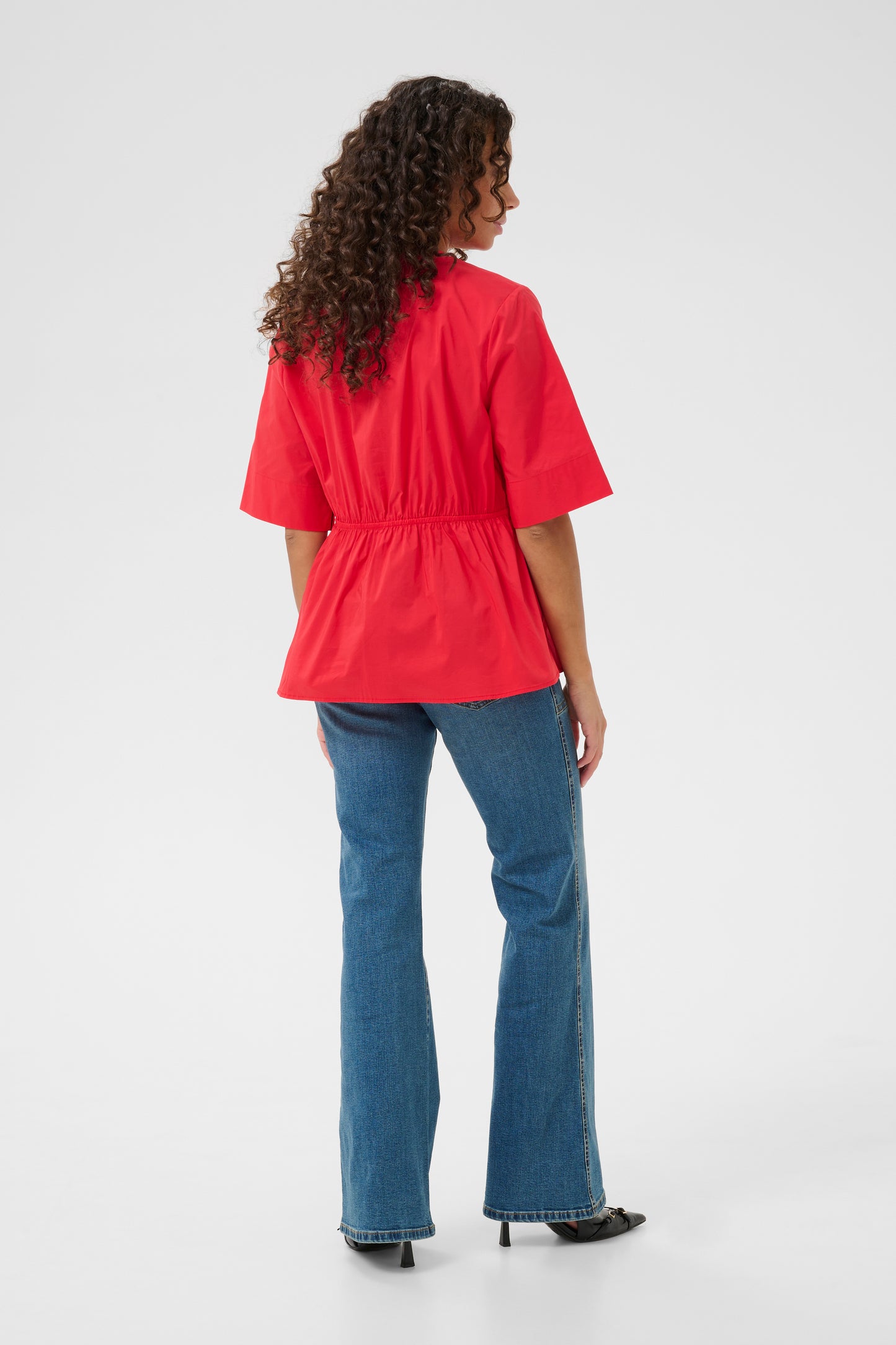 CULTURE ZETA ANTOINETT SHORT SLEEVE SHIRT IN FIERY RED