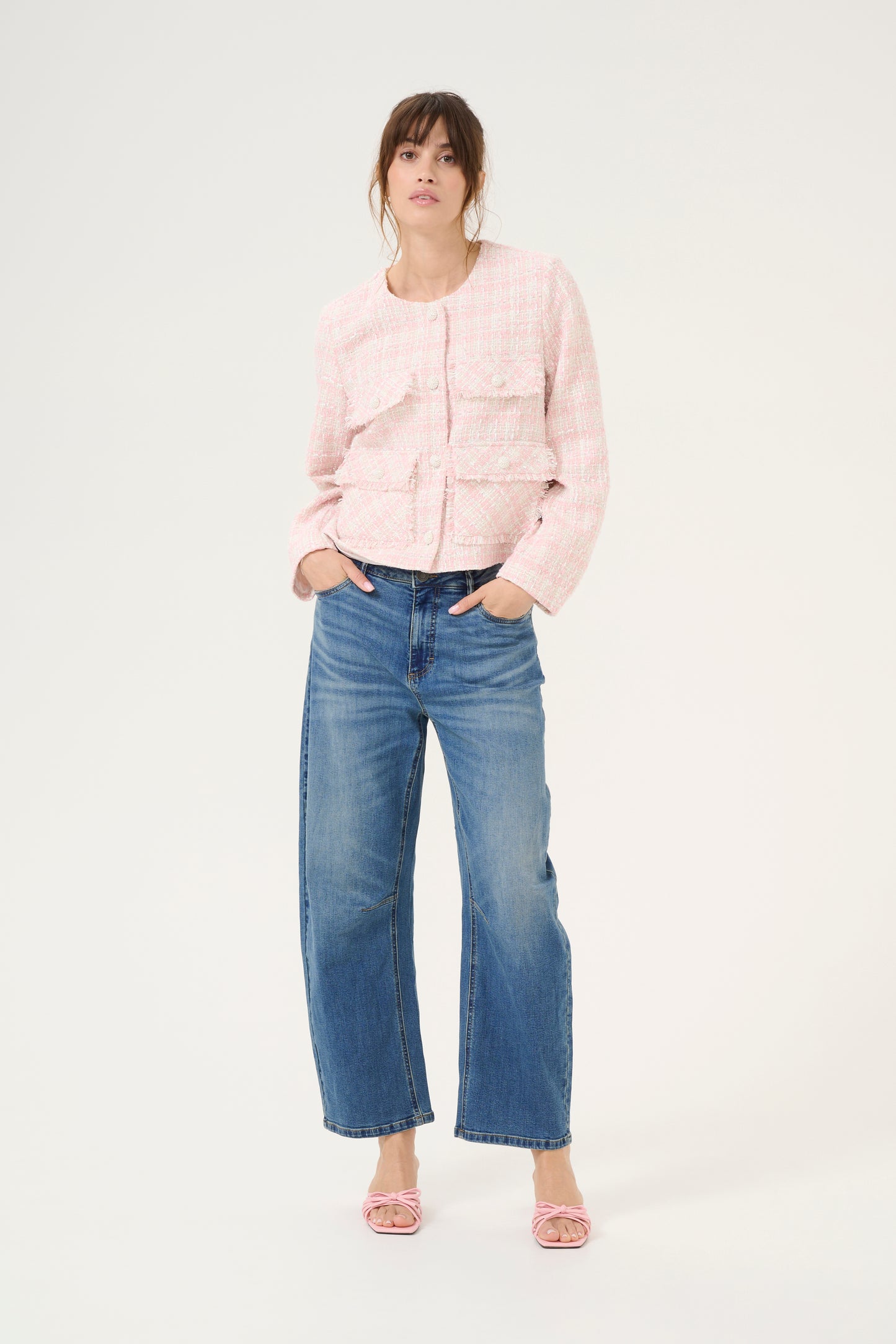 CULTURE HAILEY AMI CROPPED JEANS IN MEDIUM VINTAGE BLUE WASH