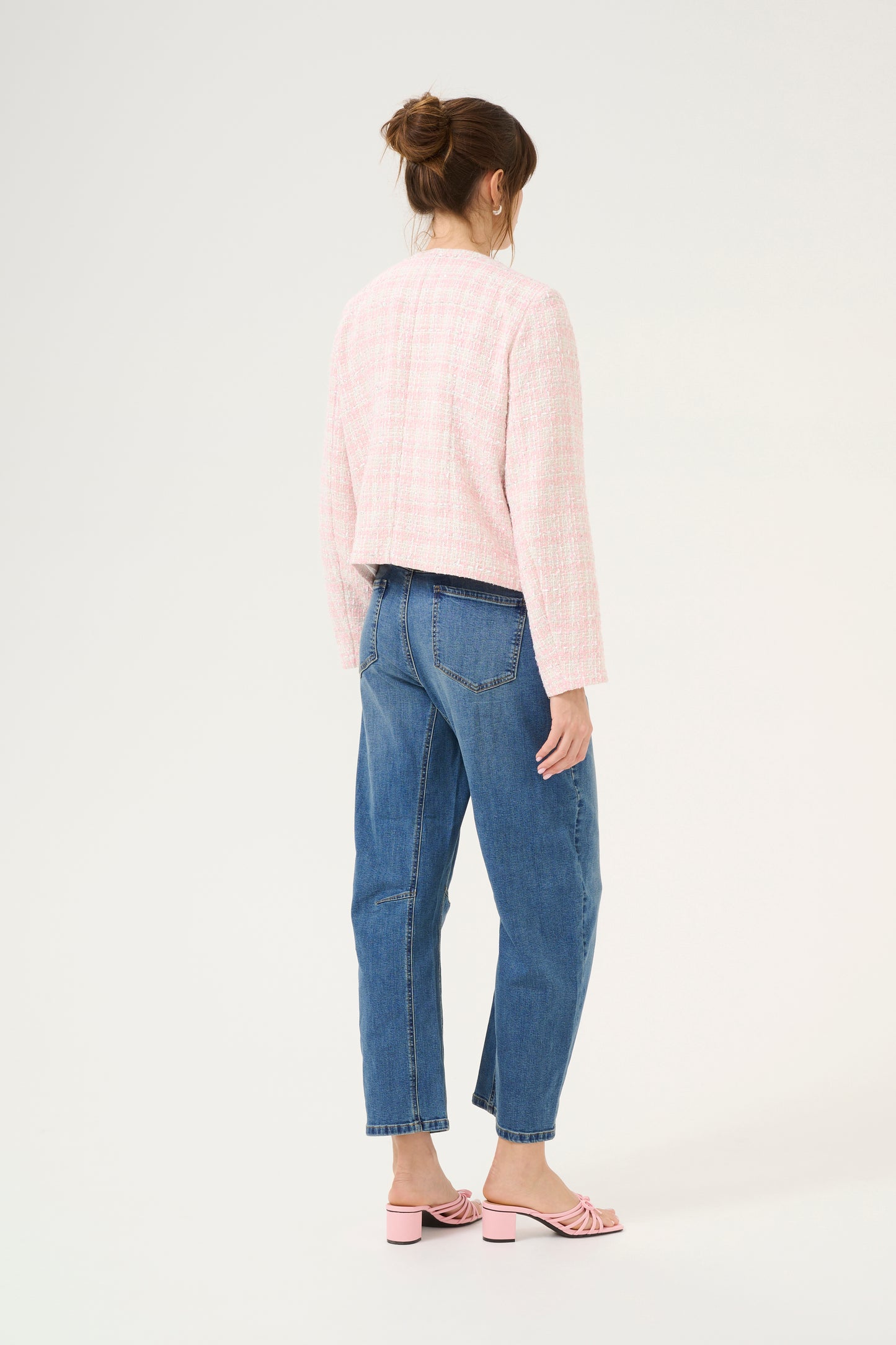CULTURE HAILEY AMI CROPPED JEANS IN MEDIUM VINTAGE BLUE WASH