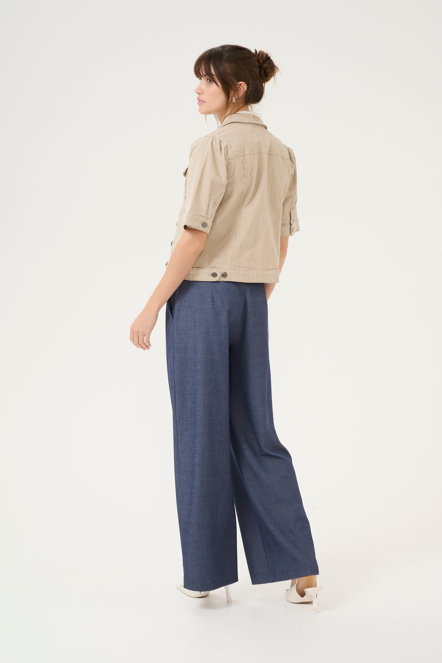 CULTURE MILKY SHORT SLEEVE JACKET IN DUNE/WHITE STRIPE