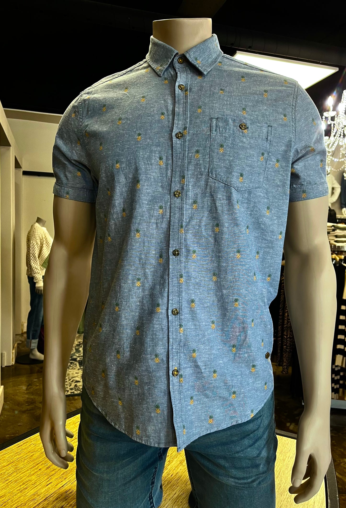 POINT ZERO MEN'S COTTON LINEN PINEAPPLE PRINT SHIRT IN CHAMBRAY