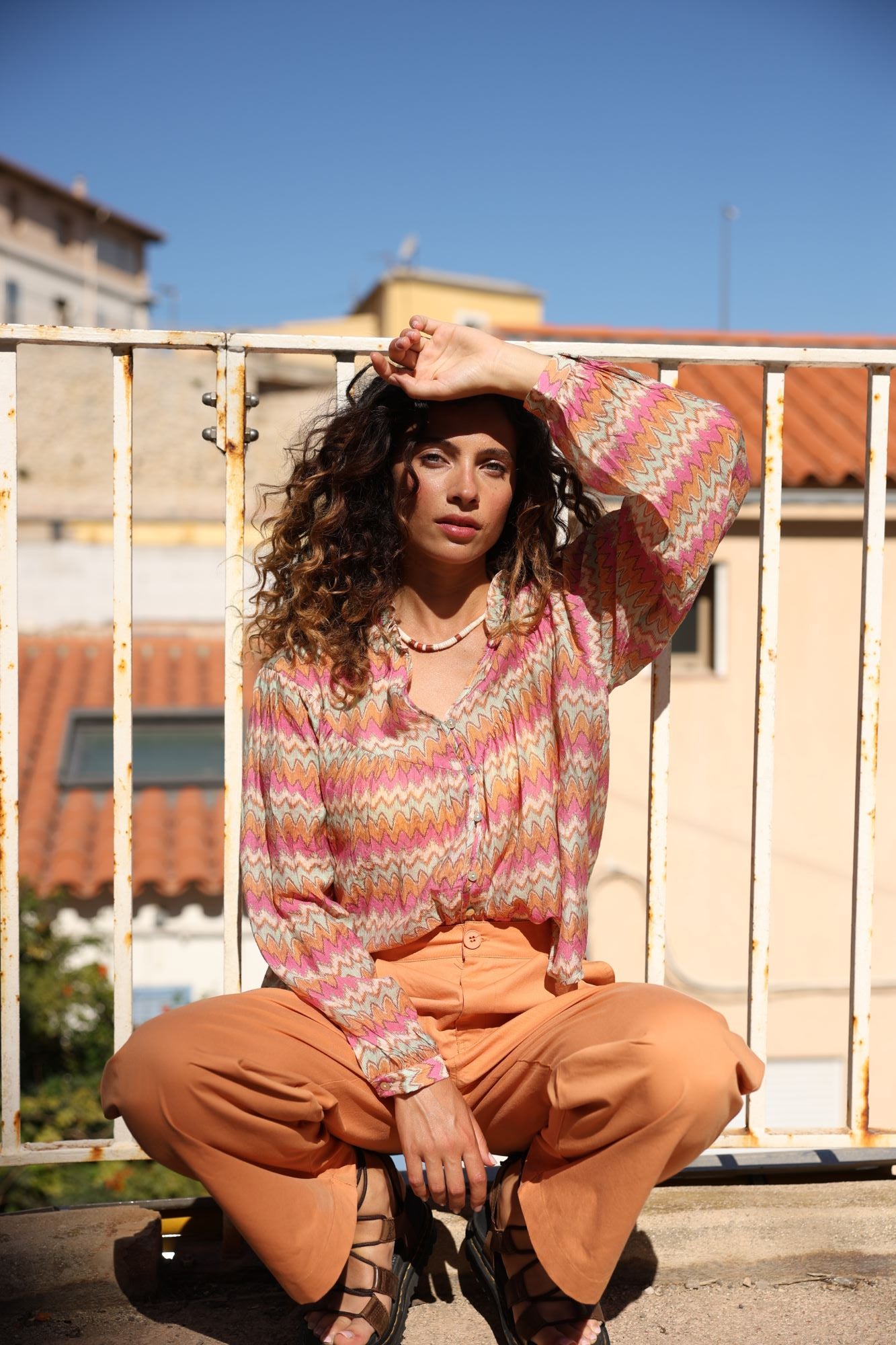 THE KORNER LONG SLEEVE HIGH COLLAR PRINT BLOUSE IN MULTI COLOUR