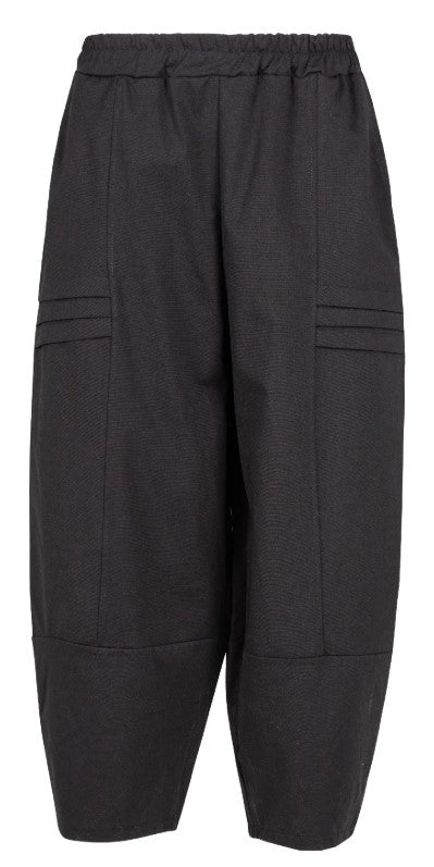 M MADE IN ITALY KNIT BARREL PANTS IN BLACK