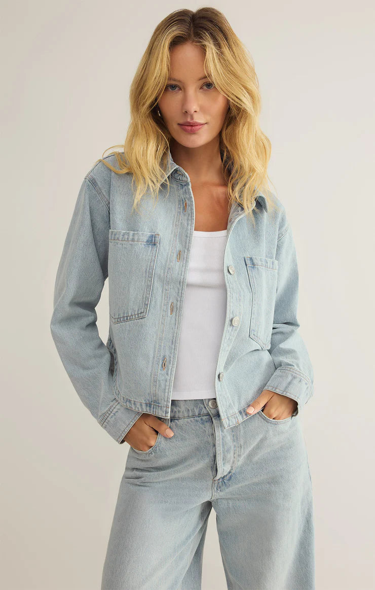 Z SUPPLY ALL DAY CROPPED DENIM JACKET IN FADED INDIGO