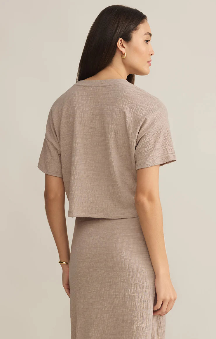 Z SUPPLY SWAY TEXTURED CROPPED TEE IN PARCHMENT