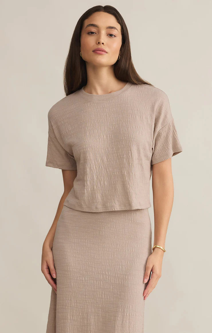 Z SUPPLY SWAY TEXTURED CROPPED TEE IN PARCHMENT