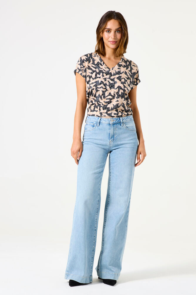 GARCIA PRINTED T-SHIRT IN BLACK AND BEIGE
