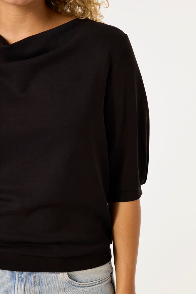 GARCIA 3/4 SLEEVE SWEATER IN BLACK