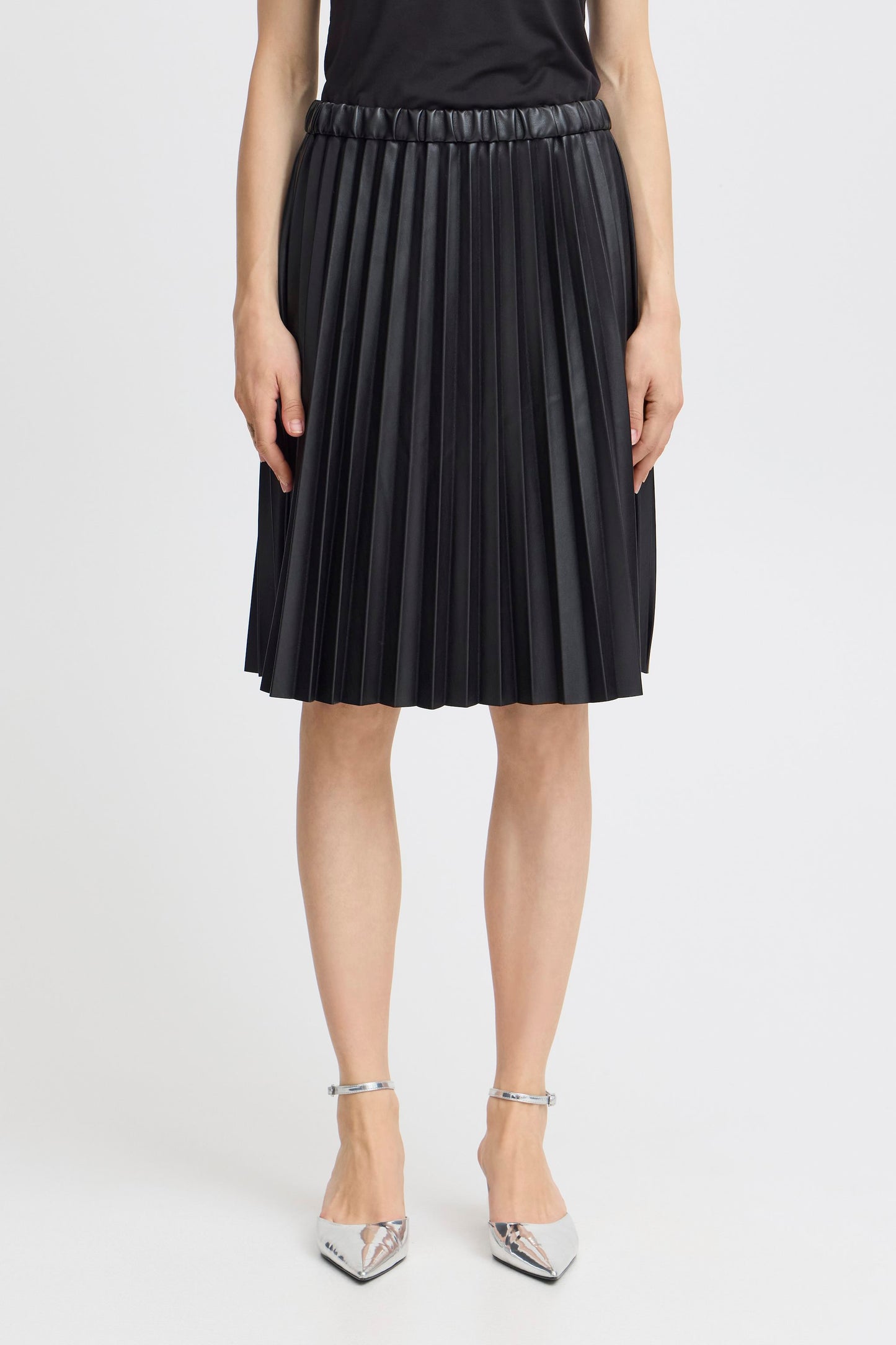 B.YOUNG BLACK DASAMA SKIRT