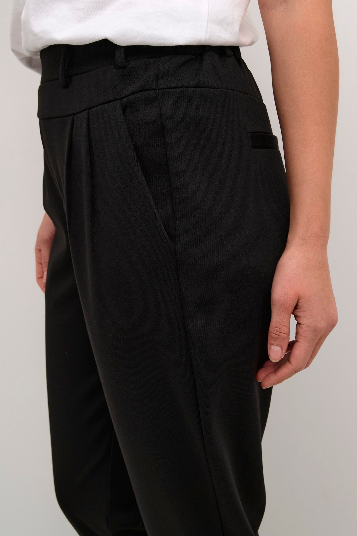 KAFFE JENNY TROUSERS IN DEEP BLACK