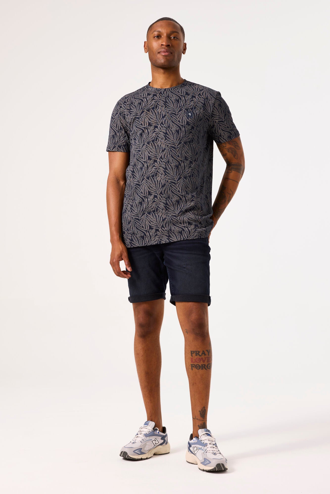 GARCIA MEN'S PRINTED SHORT SLEEVE T-SHIRT IN DEEP INK