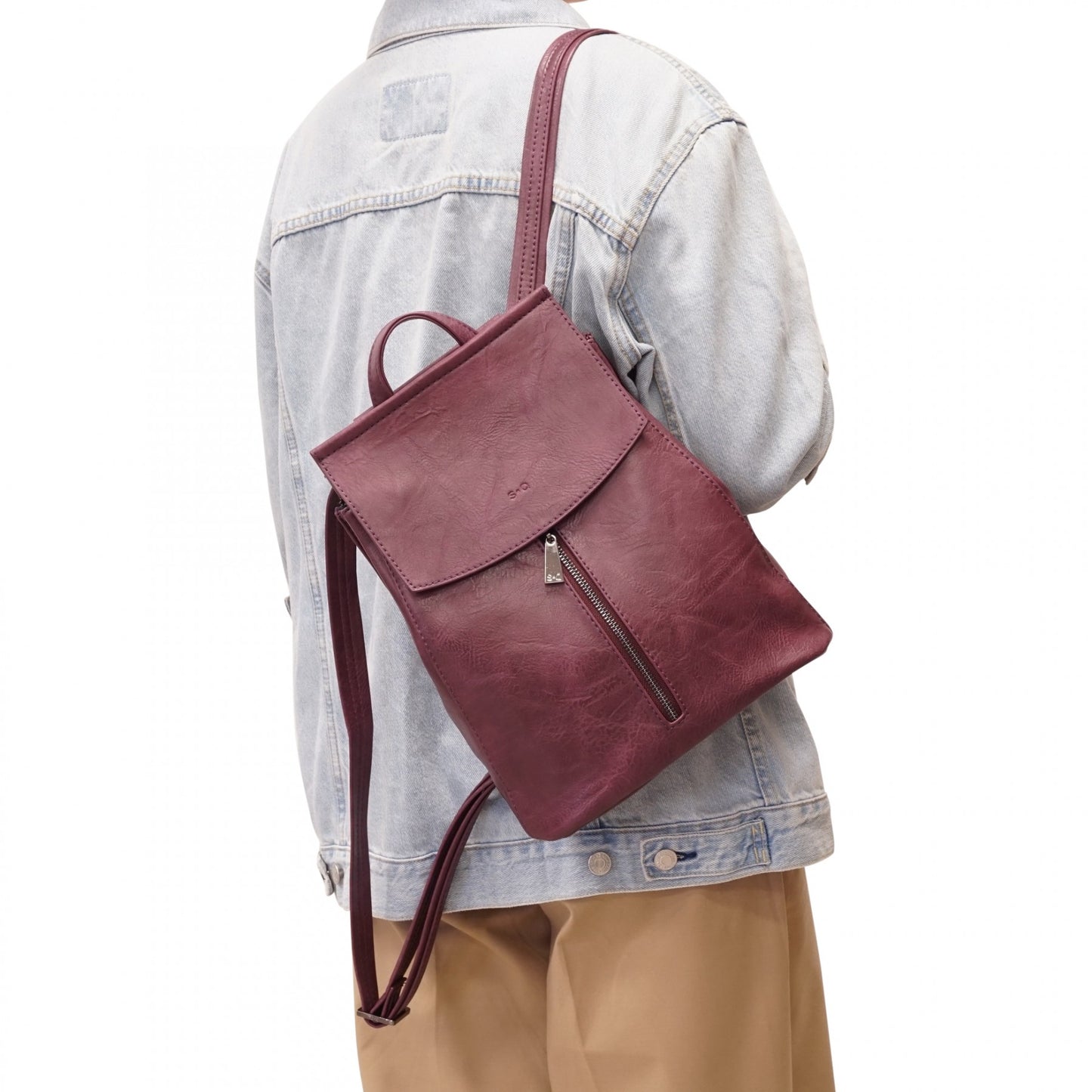 S-Q CHLOE CONVERTIBLE BACKPACK IN EGGPLANT