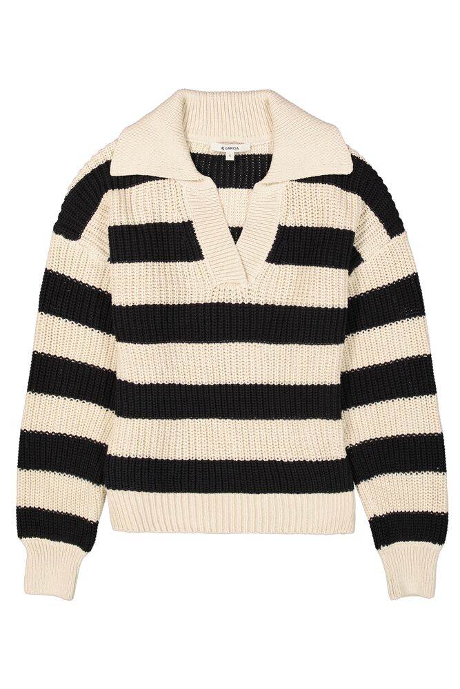 GARCIA STRIPPED KNITTED V NECK SWEATER IN CREAM AND BLACK