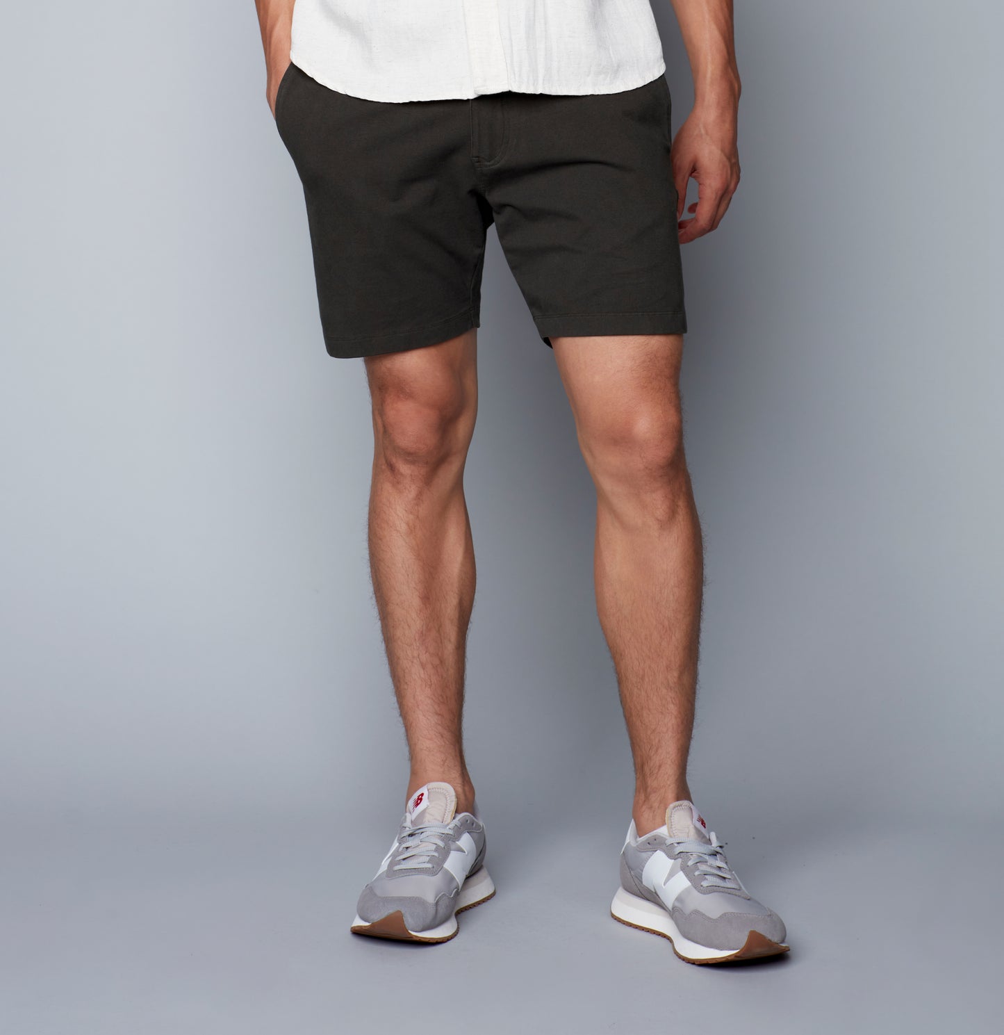 HEDGE MEN'S SLIM FIT WOVEN SHORTS IN BLACK