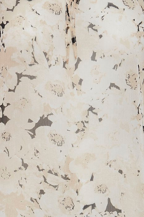 ICHI KANUI RUFFLED SHORT SLEEVE BLOUSE