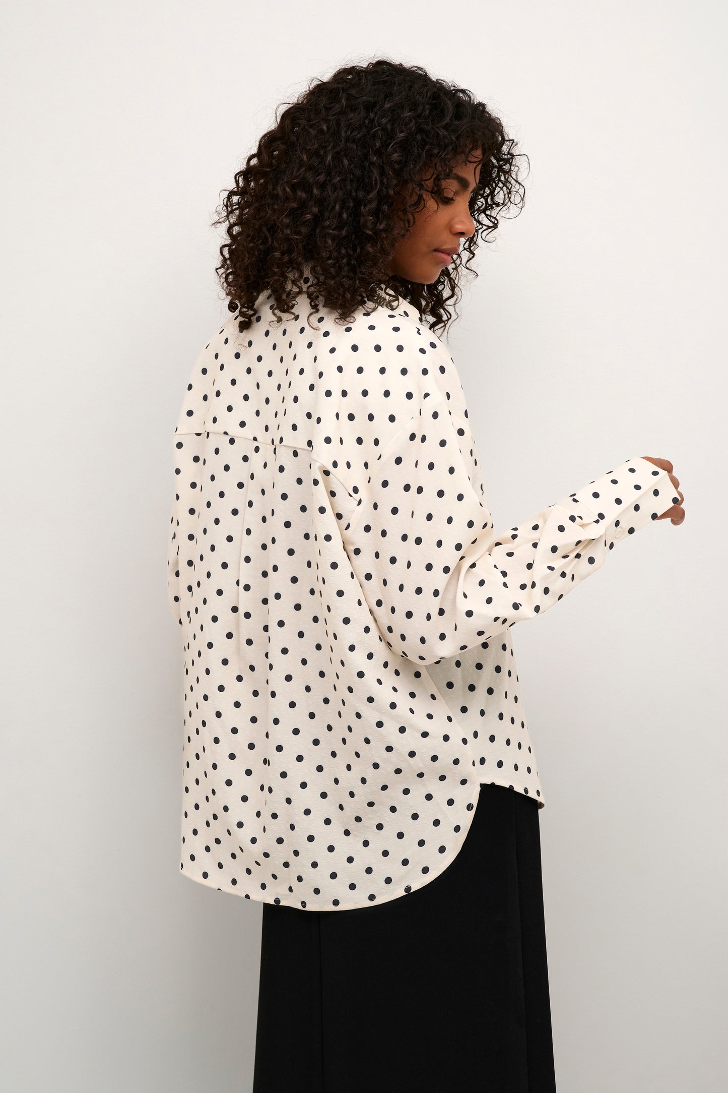 KAFFE OSCARNA SHALK AND BLACK DOT BLOUSE