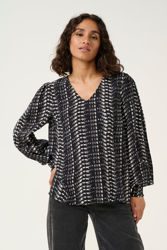 KAFFE ALICE BLOUSE IN BLACK/WHITE ELEPHANT GRAPHIC