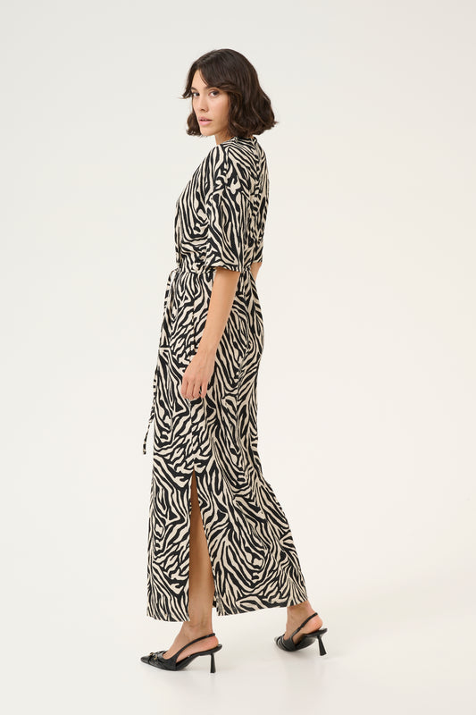 KAFFE IVANNA DRESS IN MOONSTRUCK AND BLACK GRAPHIC