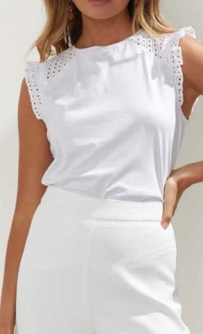MOTION WHITE TOP WITH EYELET RUFFLE SLEEVE
