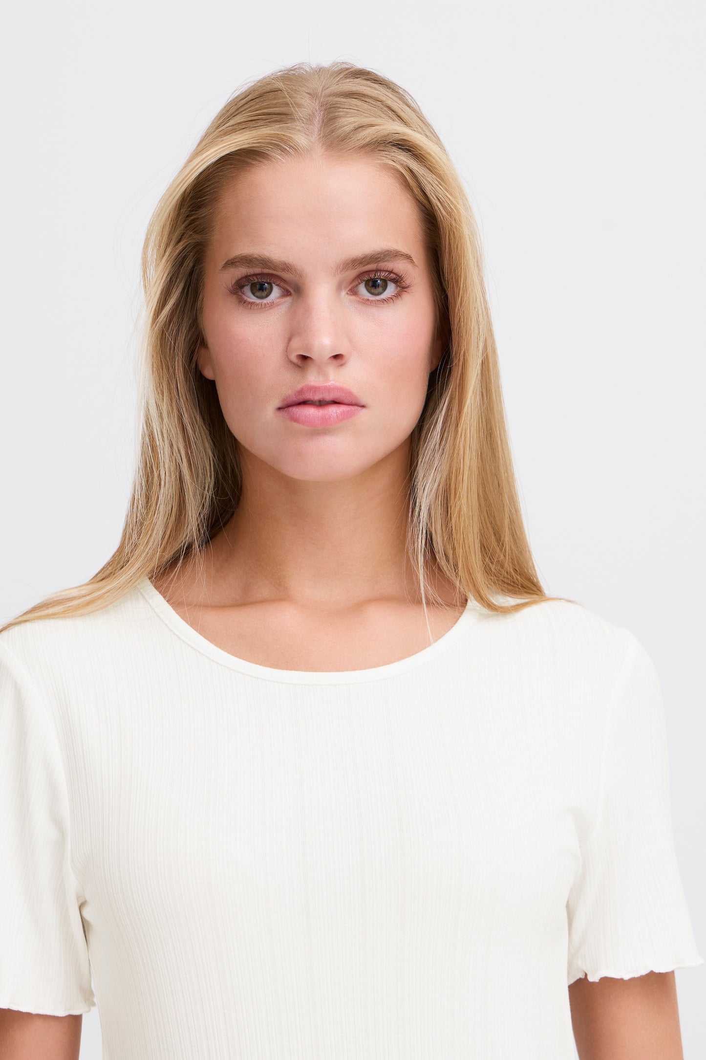 ICHI CELLA SHORT SLEEVE T-SHIRT IN CLOUD DANCER