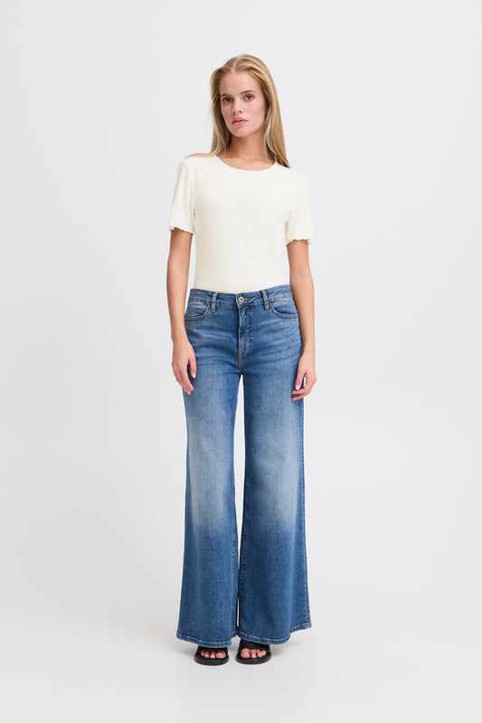 ICHI CELLA SHORT SLEEVE T-SHIRT IN CLOUD DANCER