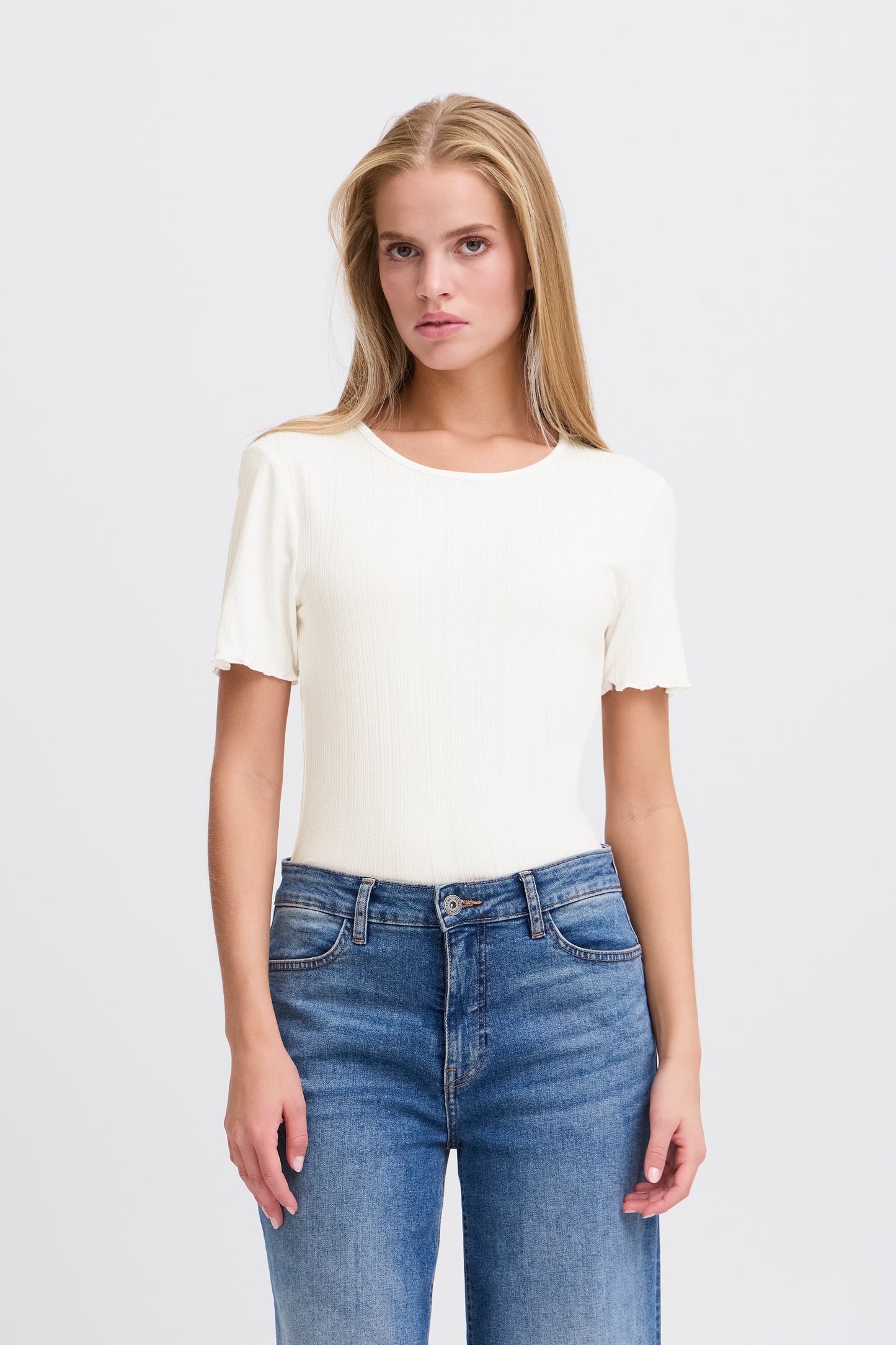 ICHI CELLA SHORT SLEEVE T-SHIRT IN CLOUD DANCER