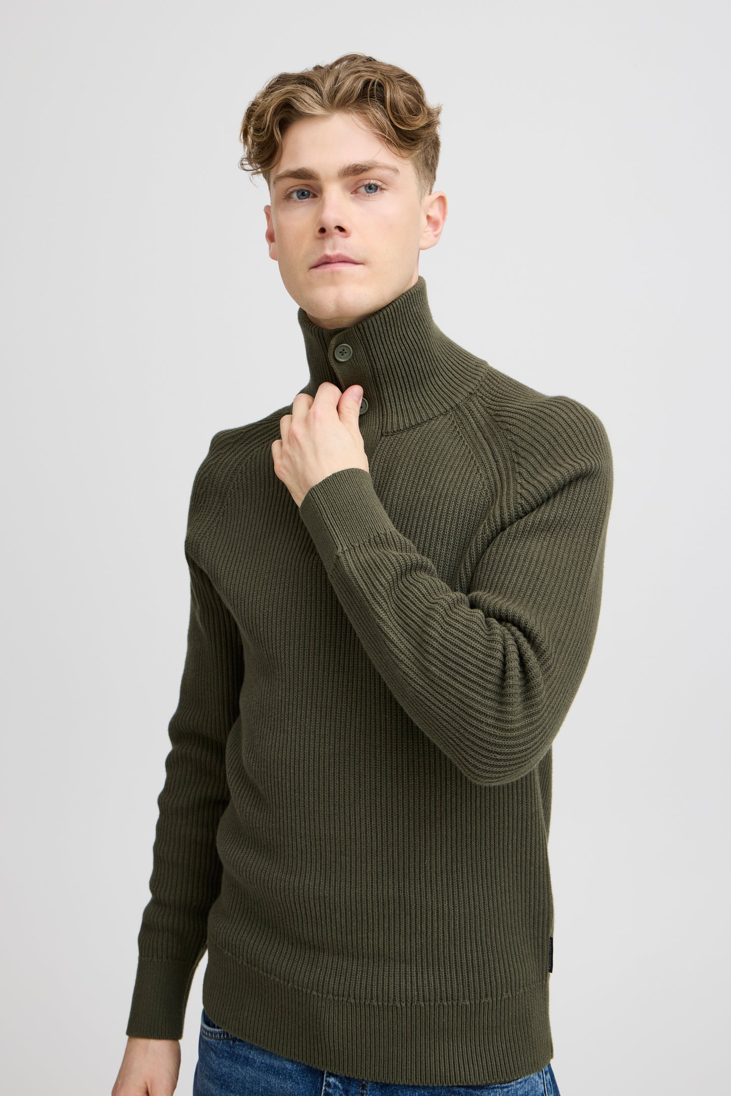 CASUAL FRIDAY MEN'S KRISTIAN RIBBED HIGH NECK KNIT SWEATER IN DEEP DEPTHS
